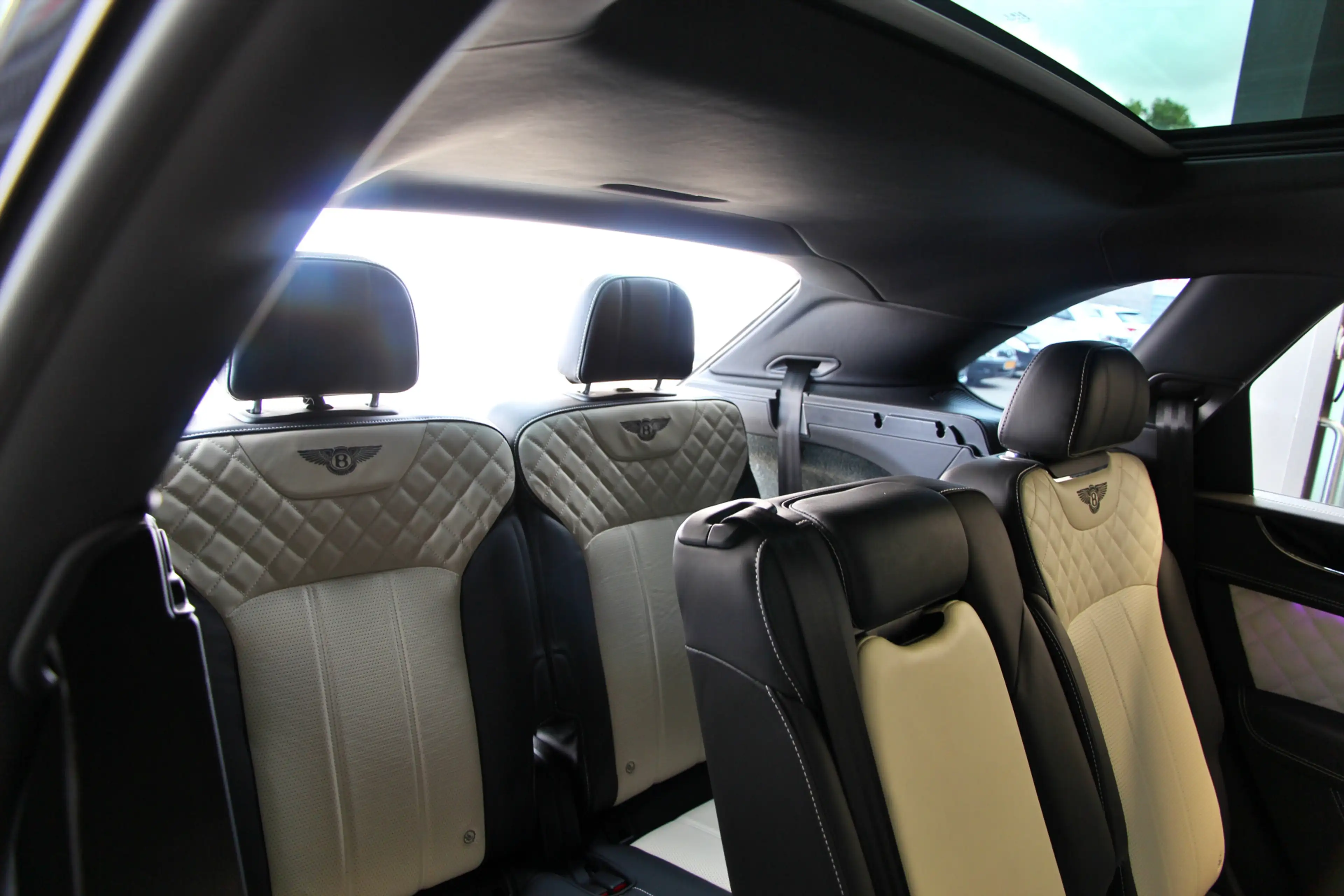 Bentley Bentayga 6.0 W12 7p. | Touring | City | Pano | Head-up | AC — photo 20