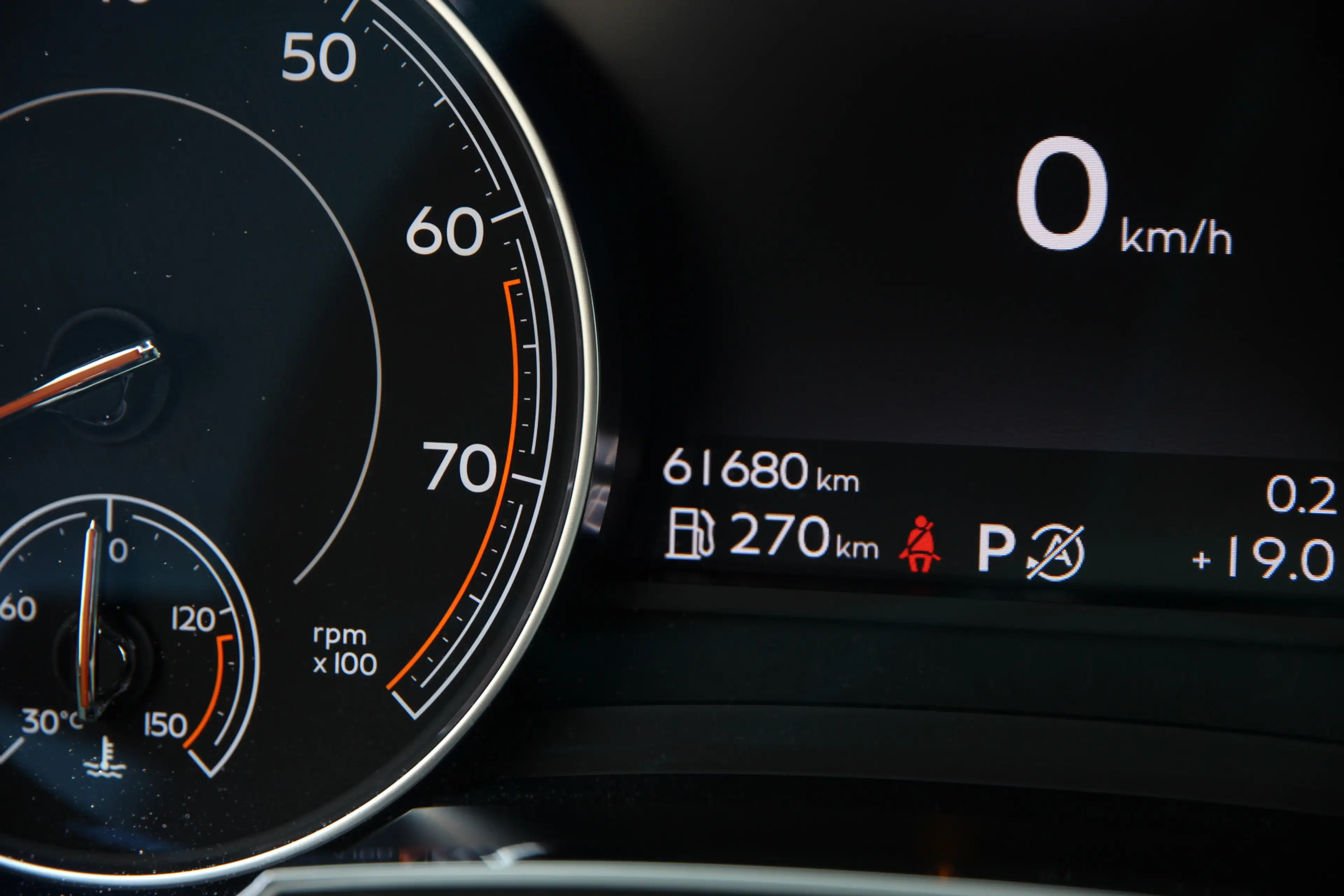 Bentley Bentayga 6.0 W12 7p. | Touring | City | Pano | Head-up | AC — photo 45