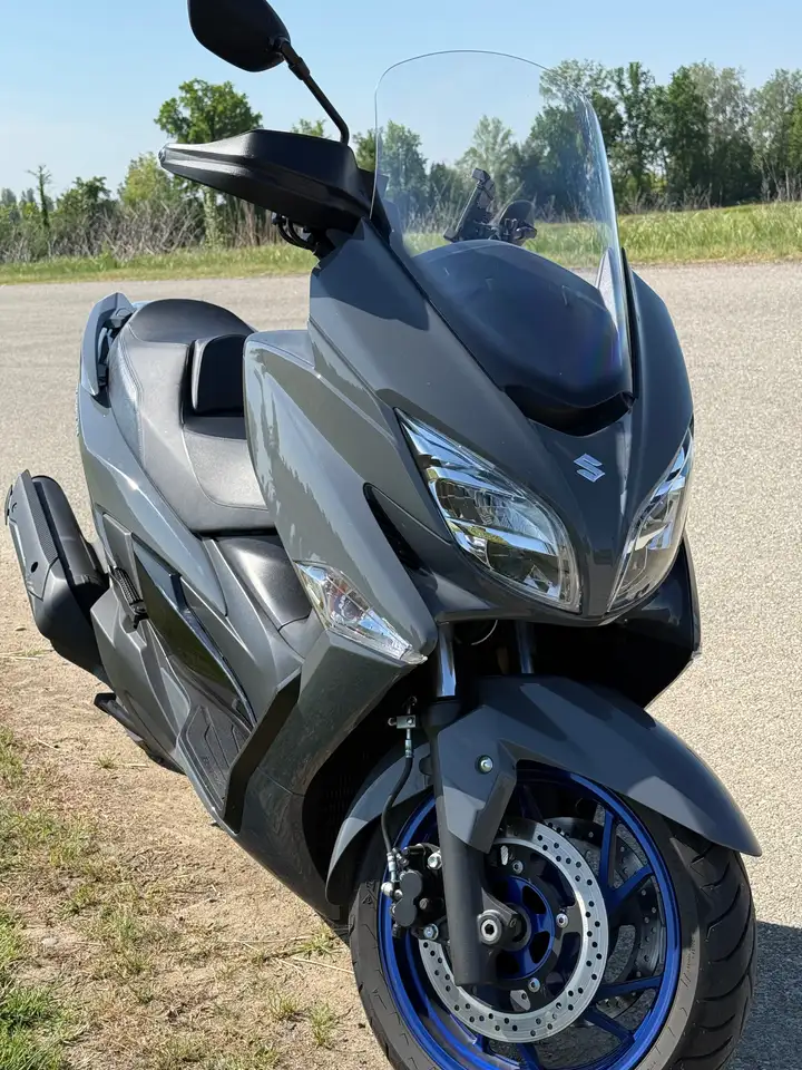 Suzuki Burgman 400