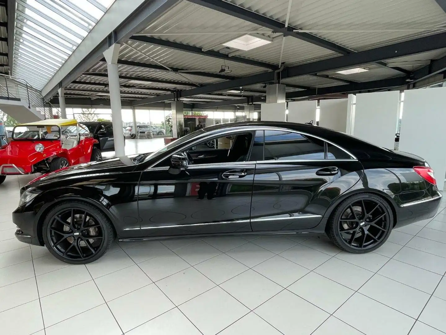Mercedes-Benz CLS 350 BlueTEC / d+Navi+Schiebedach+Alu+Klima++ Negru - 2