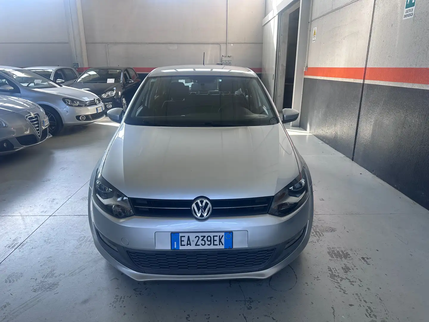 Volkswagen Polo Polo V 2010 5p 1.6 tdi Comfortline Silber - 2
