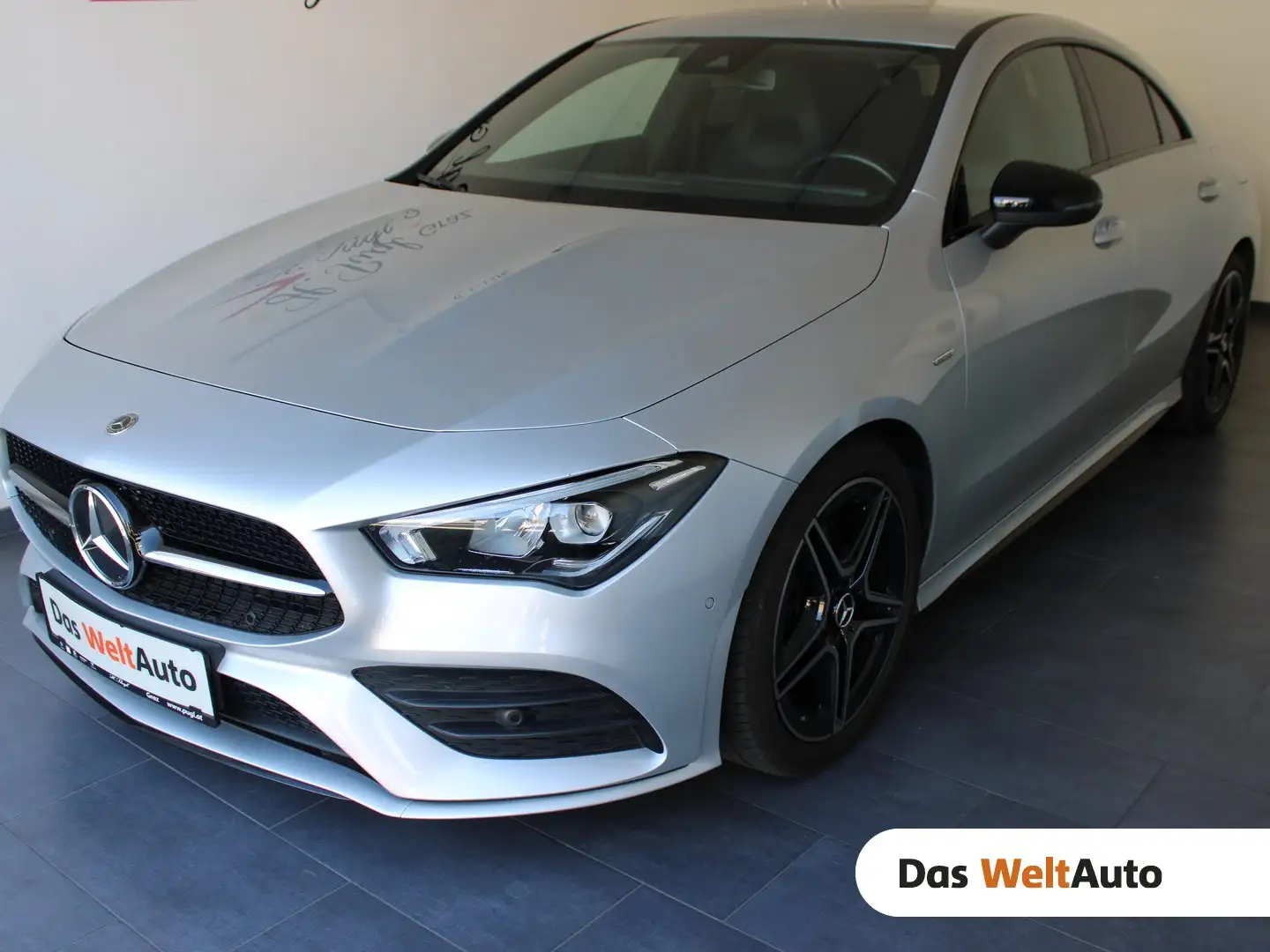Mercedes-Benz CLA 180 CLA 180 Silber - 1