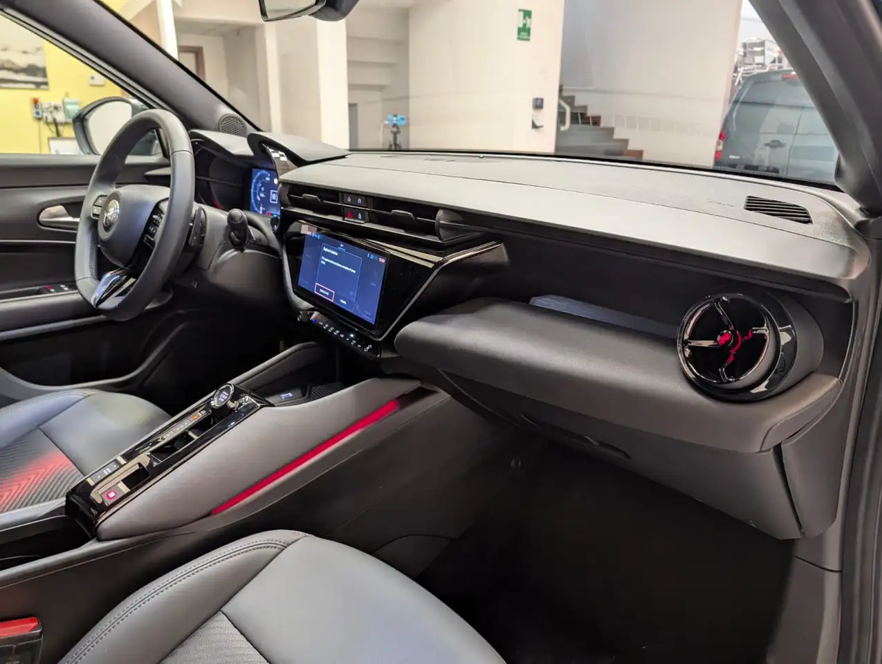 Alfa Romeo Junior 2025 — фото 12