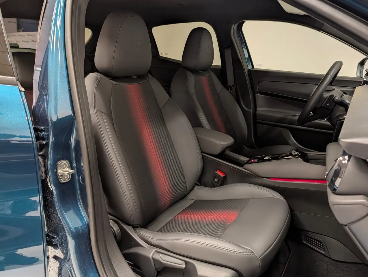 Alfa Romeo Junior 2025 — фото 15