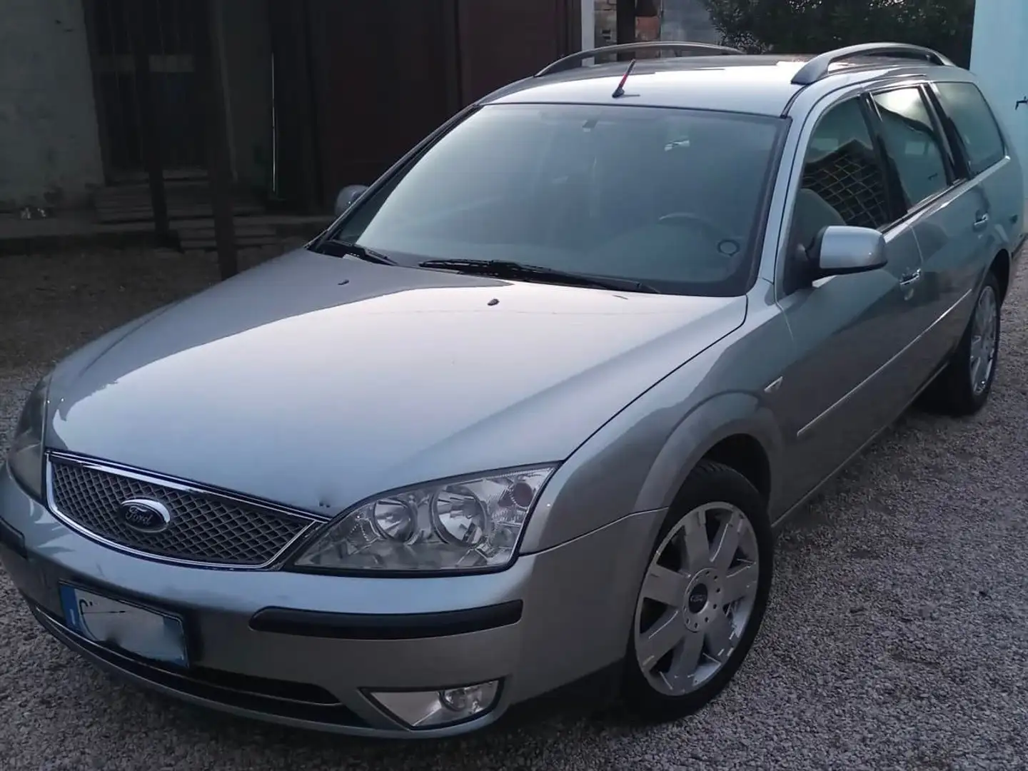 Ford Mondeo sw Silver - 2