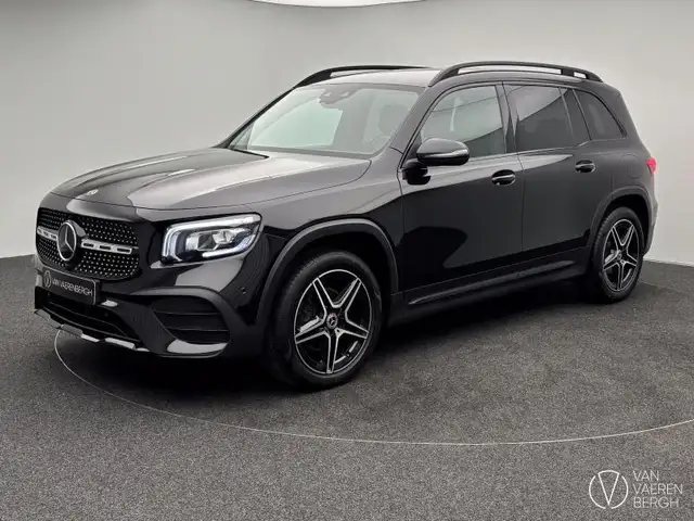 Mercedes-Benz GLB 200 AMG LINE/ NIGHTPACK / ACC / CAMERA / 19 INCH