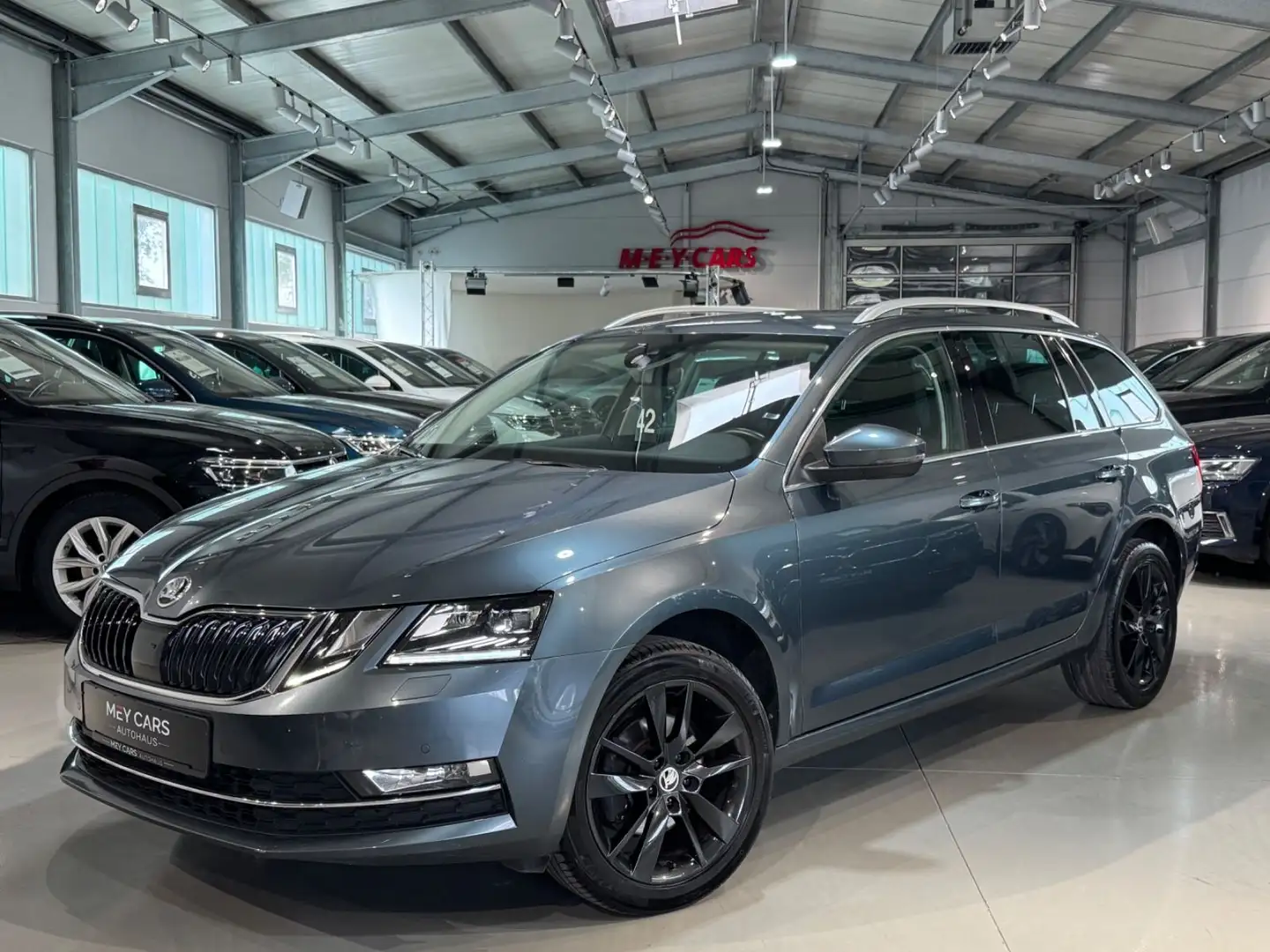 Skoda Octavia Combi Style*DSG*VIRTUAL*CANTON*ACC*MWST* Grijs - 1