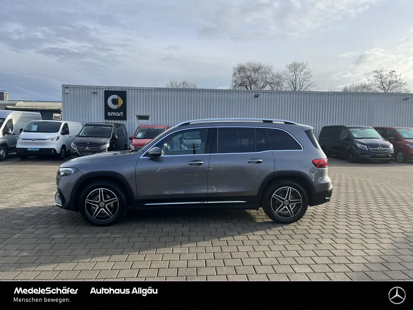 Mercedes-Benz EQB 300 EQB 300 4M AMG Advanced+ Soundsystem Keyless LED Grau - 2