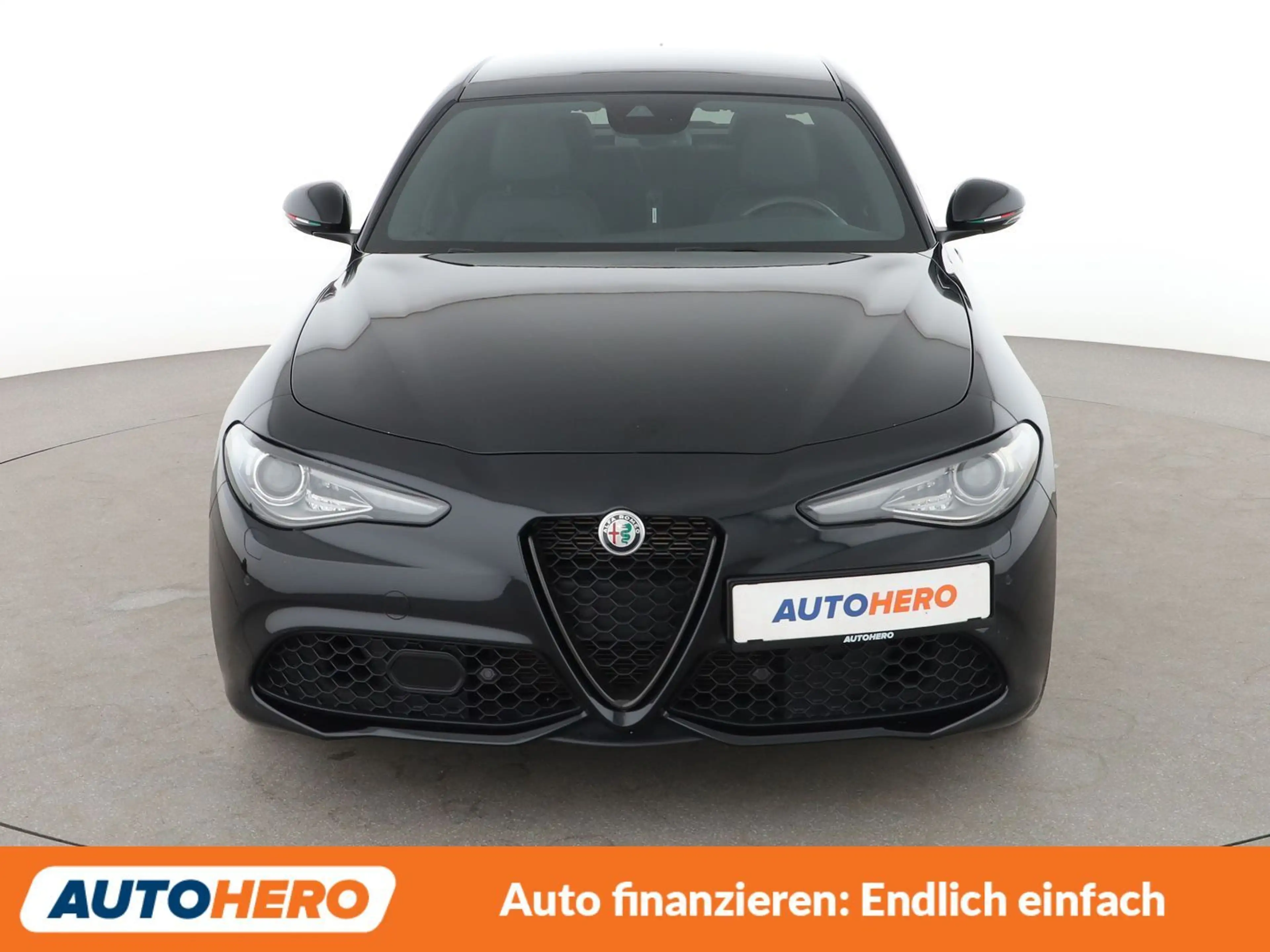 Alfa Romeo Giulia 2.0 Turbo Veloce Aut.*NAVI*BI-XENON*ACC*CAM*PDC* — photo 9