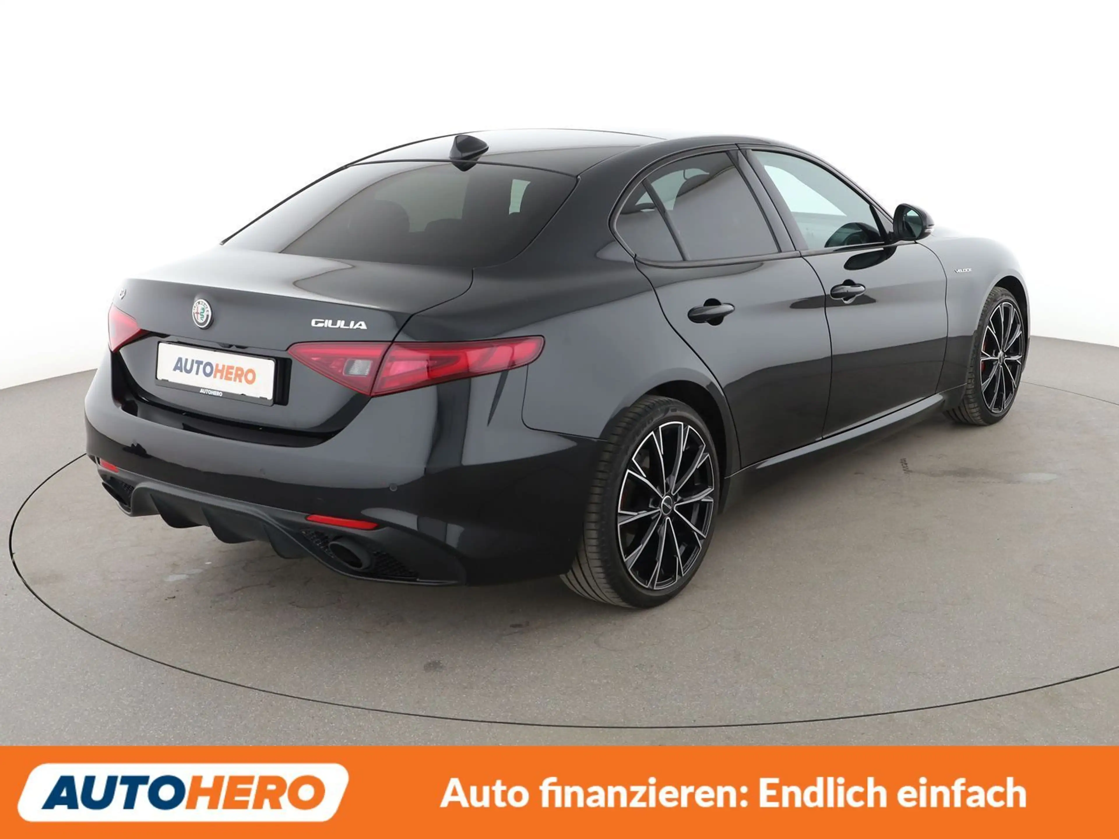 Alfa Romeo Giulia 2.0 Turbo Veloce Aut.*NAVI*BI-XENON*ACC*CAM*PDC* — photo 6