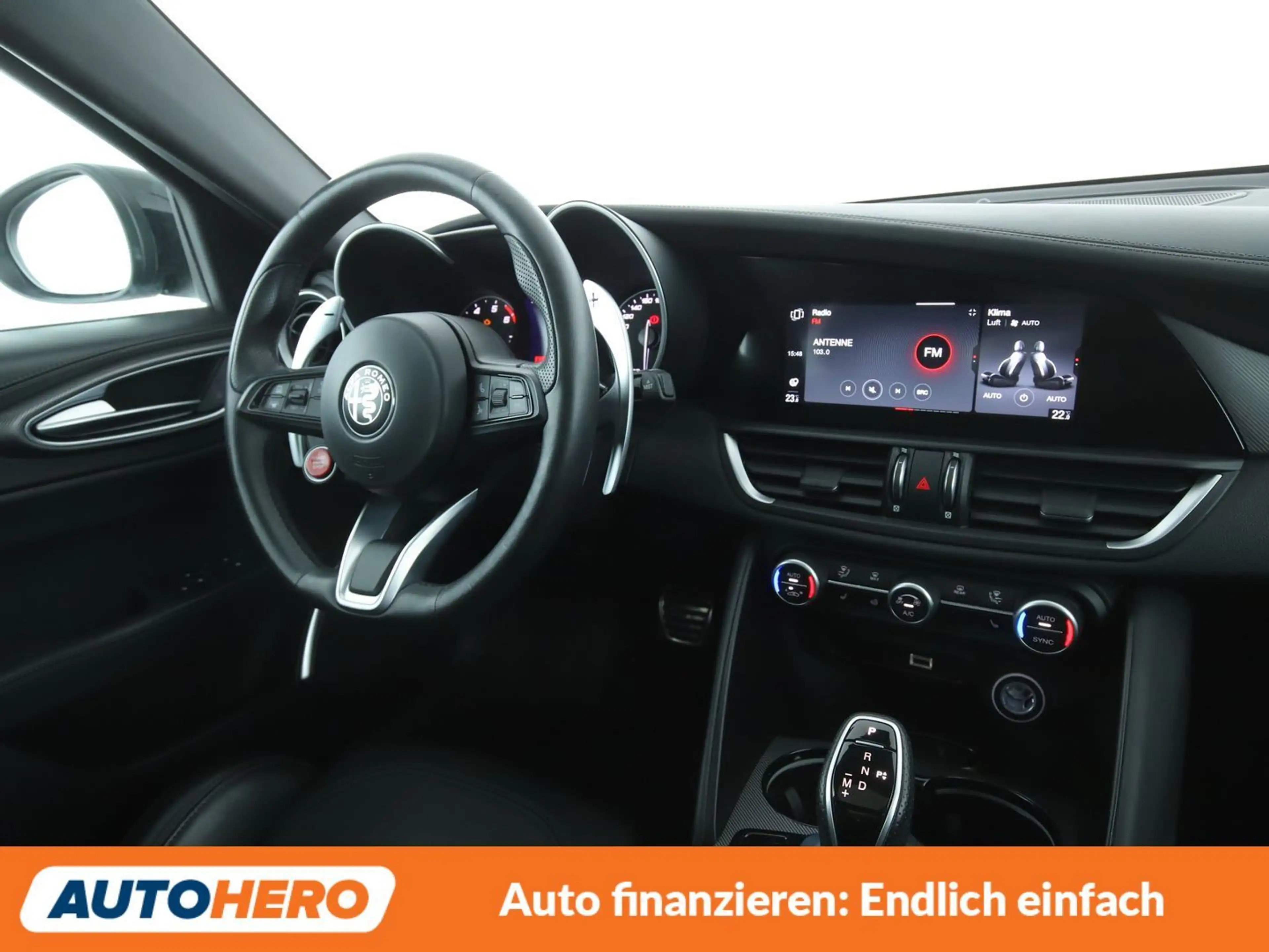 Alfa Romeo Giulia 2.0 Turbo Veloce Aut.*NAVI*BI-XENON*ACC*CAM*PDC* — photo 13