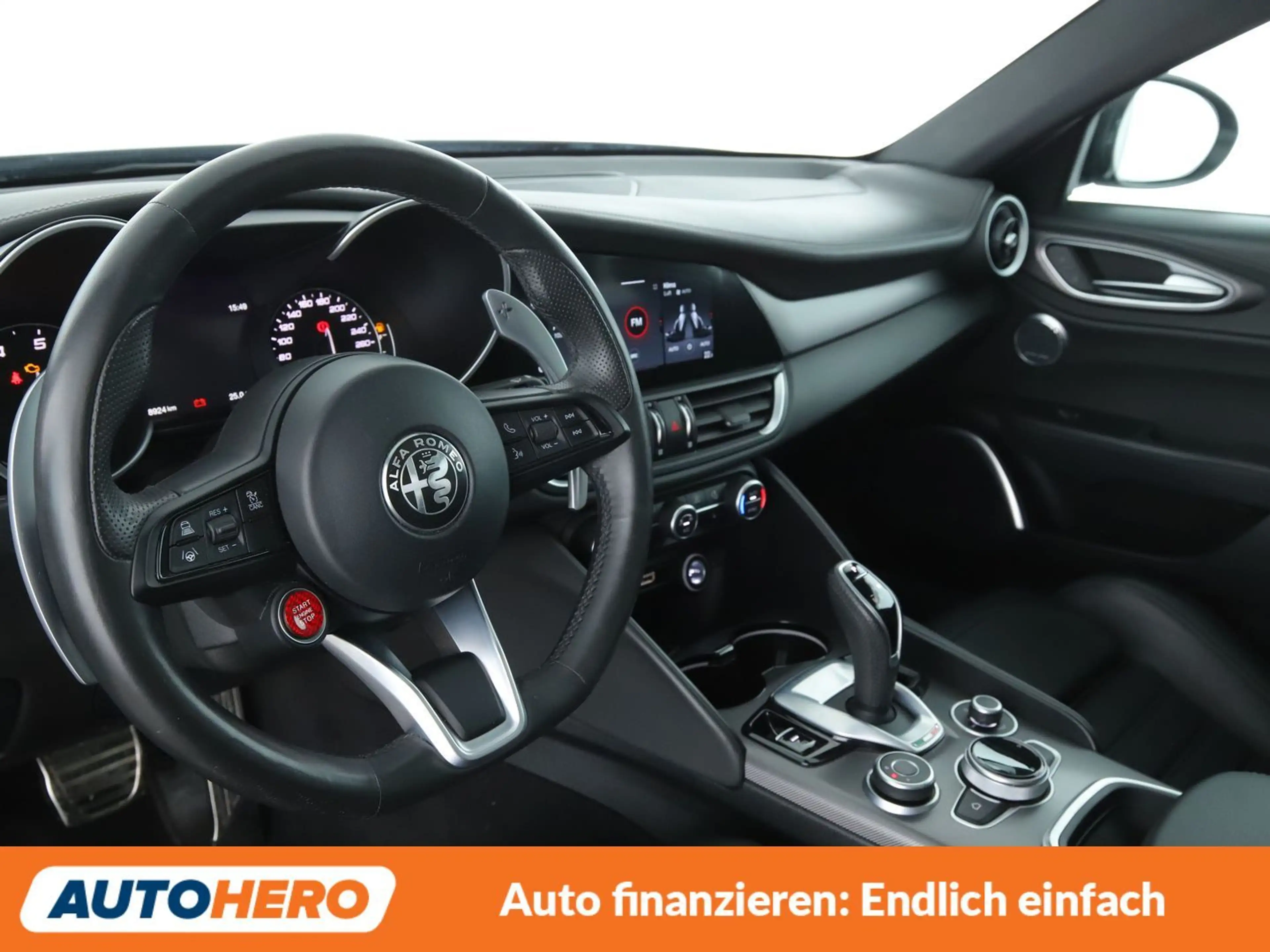 Alfa Romeo Giulia 2.0 Turbo Veloce Aut.*NAVI*BI-XENON*ACC*CAM*PDC* — photo 11