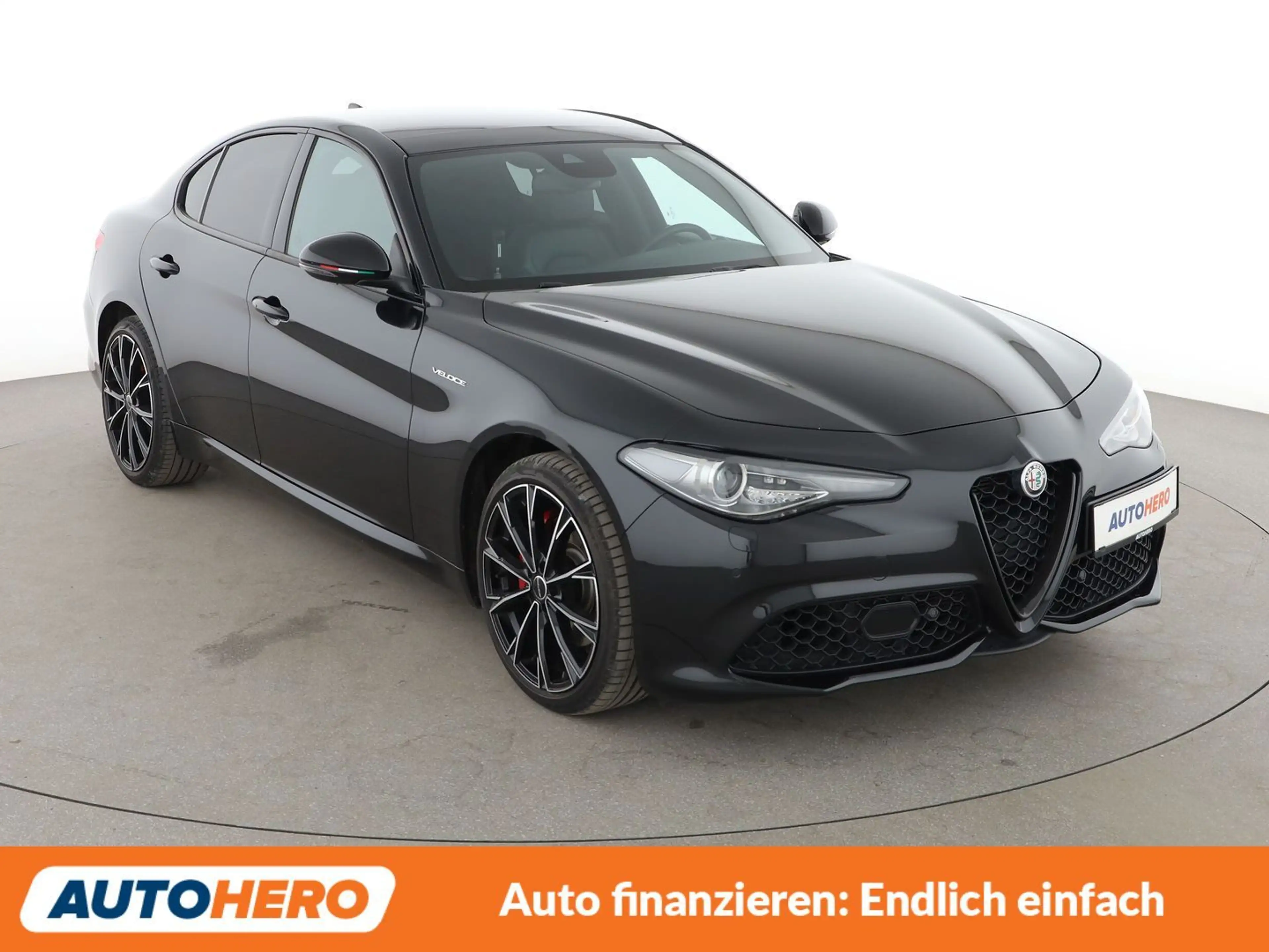 Alfa Romeo Giulia 2.0 Turbo Veloce Aut.*NAVI*BI-XENON*ACC*CAM*PDC* — photo 8