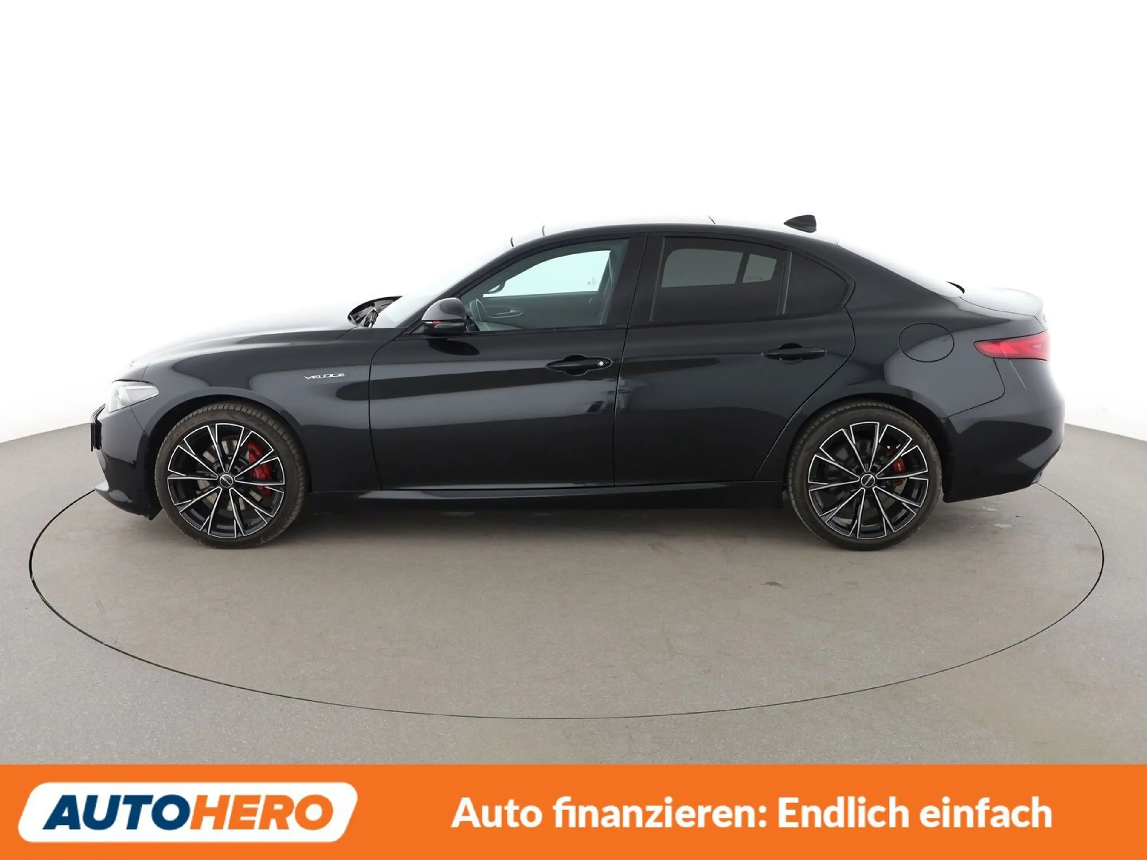 Alfa Romeo Giulia 2.0 Turbo Veloce Aut.*NAVI*BI-XENON*ACC*CAM*PDC* — photo 3