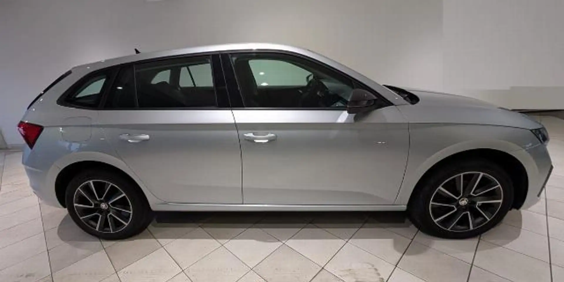 Skoda Scala Selection AHK Garantie Kamera Silber - 2