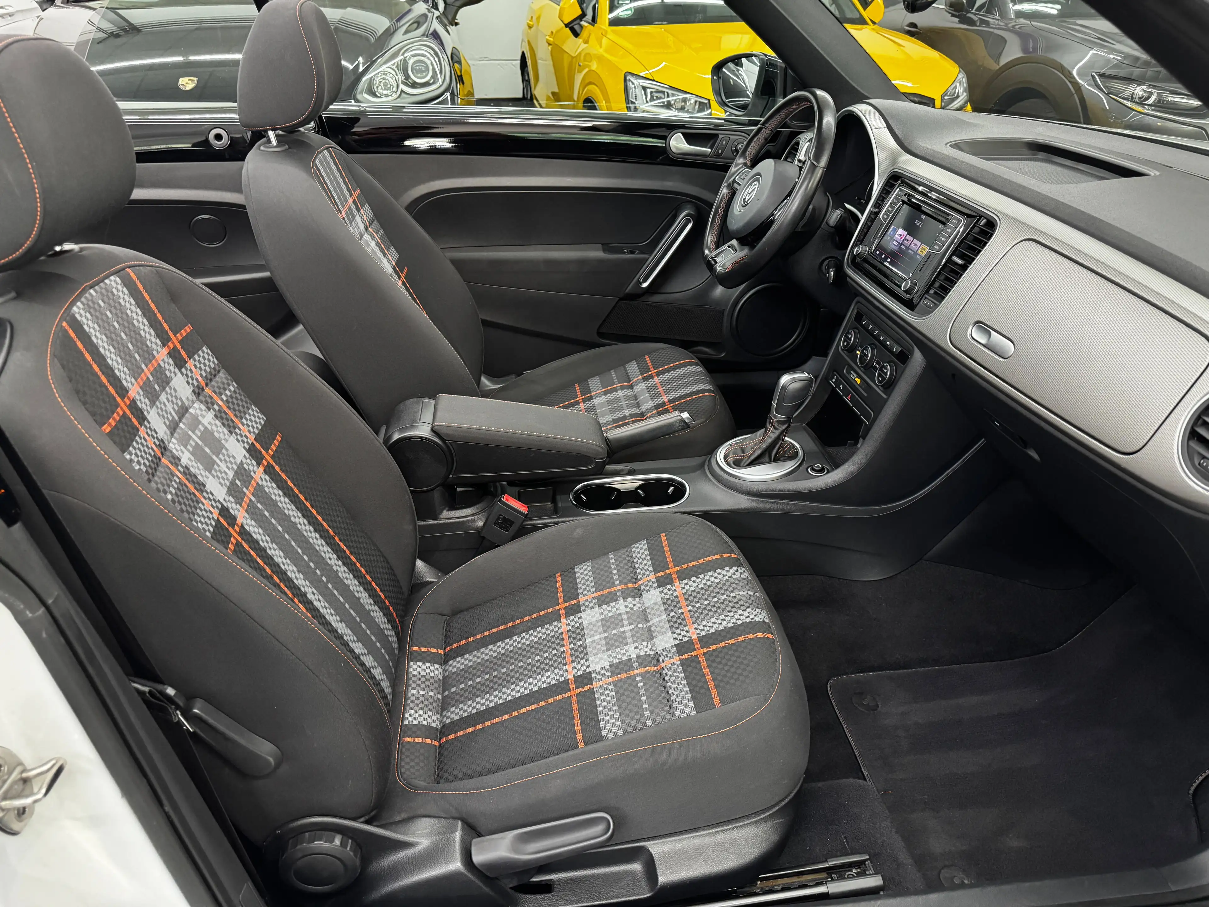 Volkswagen Beetle Club BMT*Automatik* — photo 13
