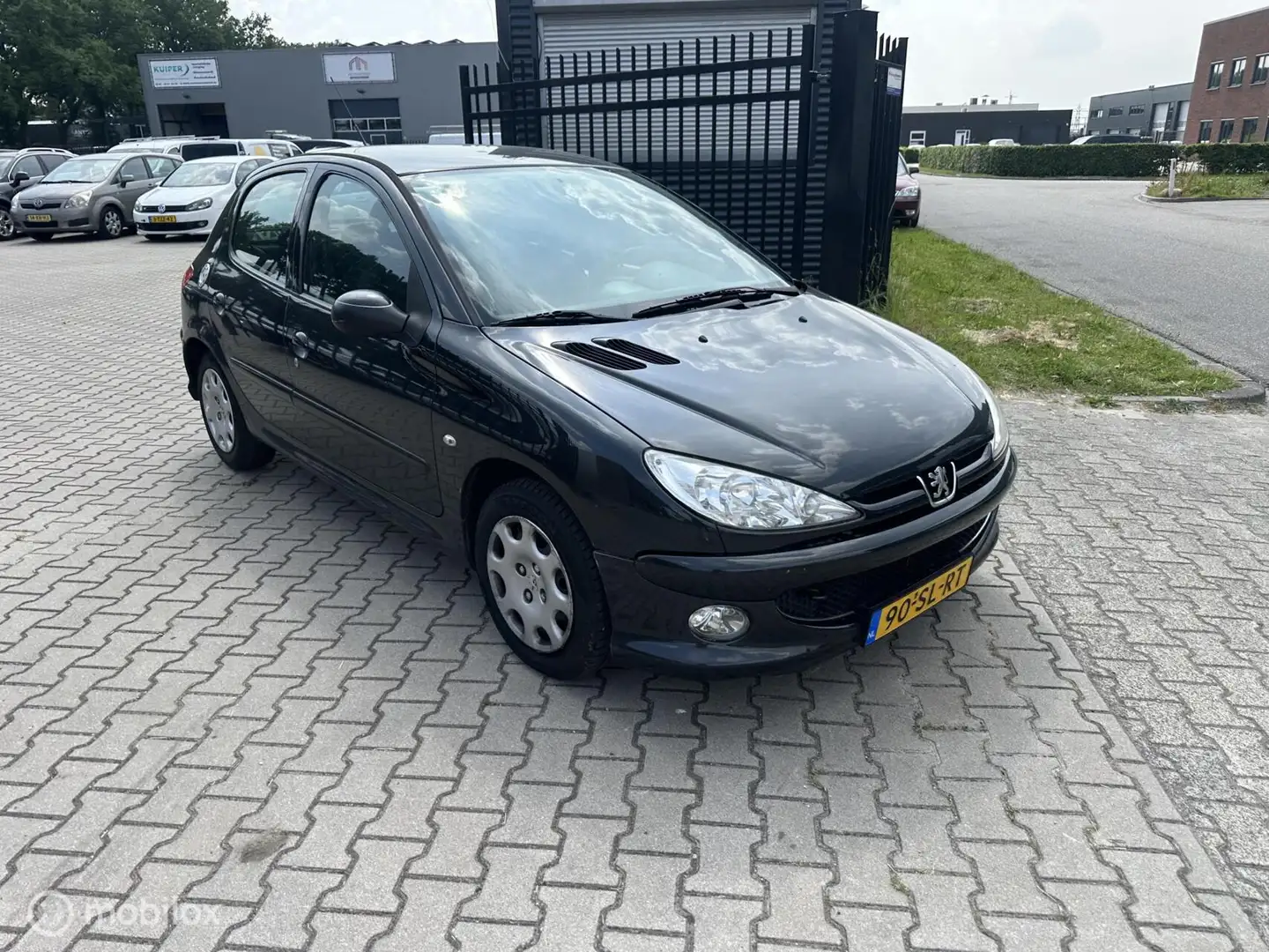 Peugeot 206 1.4 Air-line 3 nieuwe apk Zwart - 2