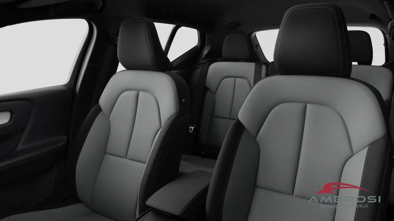 Volvo XC40 2026 — фото 12