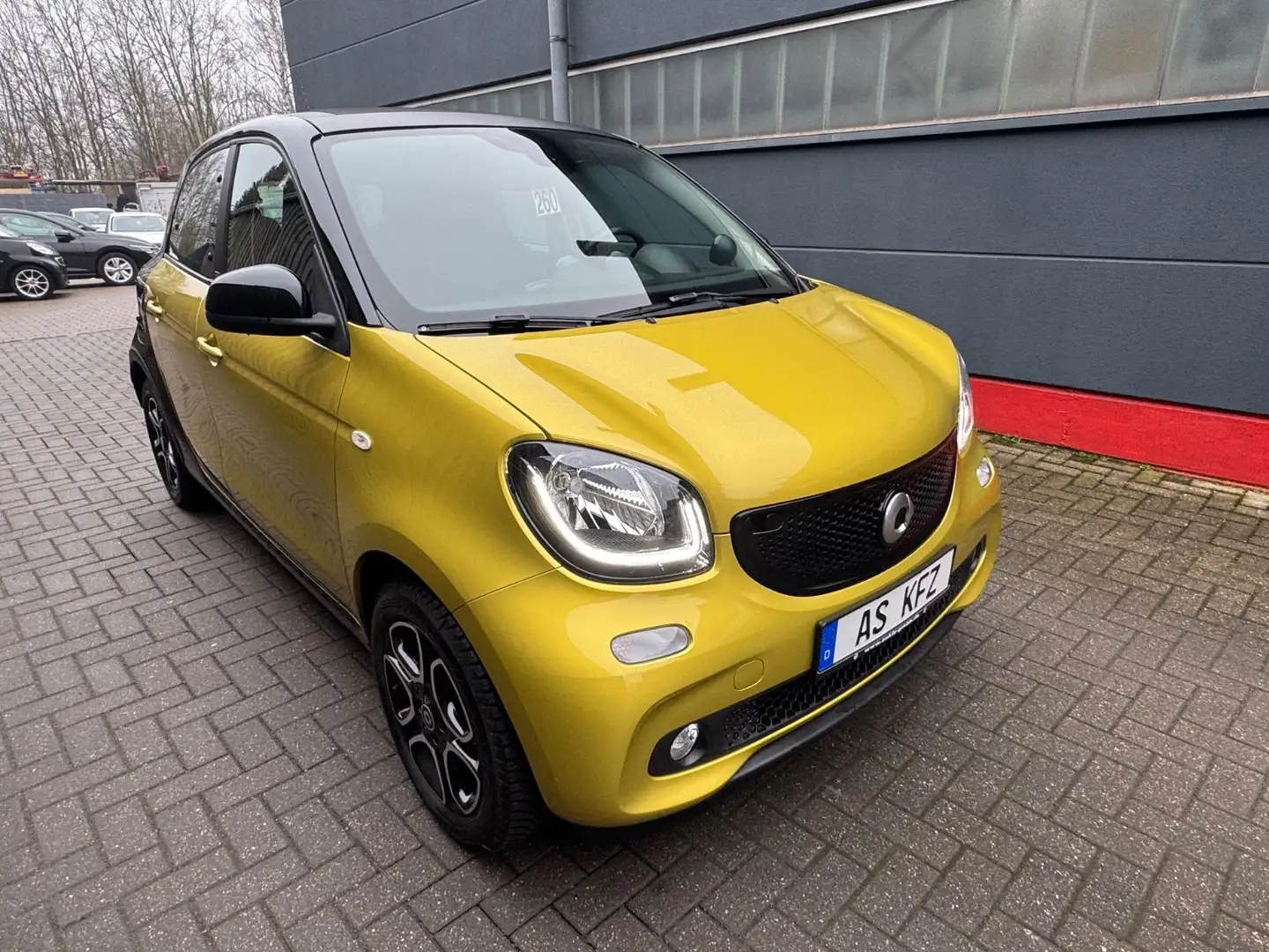 smart forFour PRIME 66kW AUTOMATIK FALTDACH LED NAVI Золотистый - 1