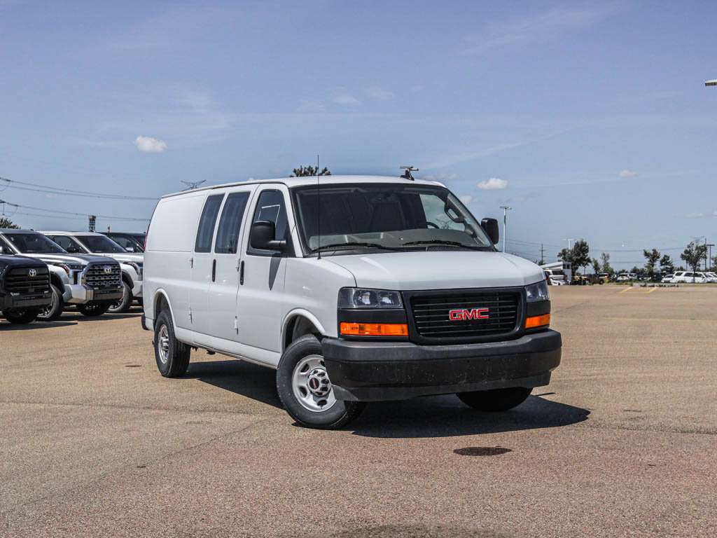 2025 GMC Savana 3500