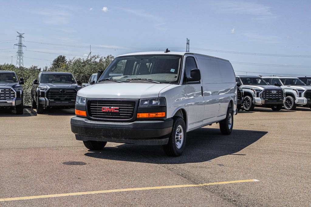 2025 GMC Savana 3500