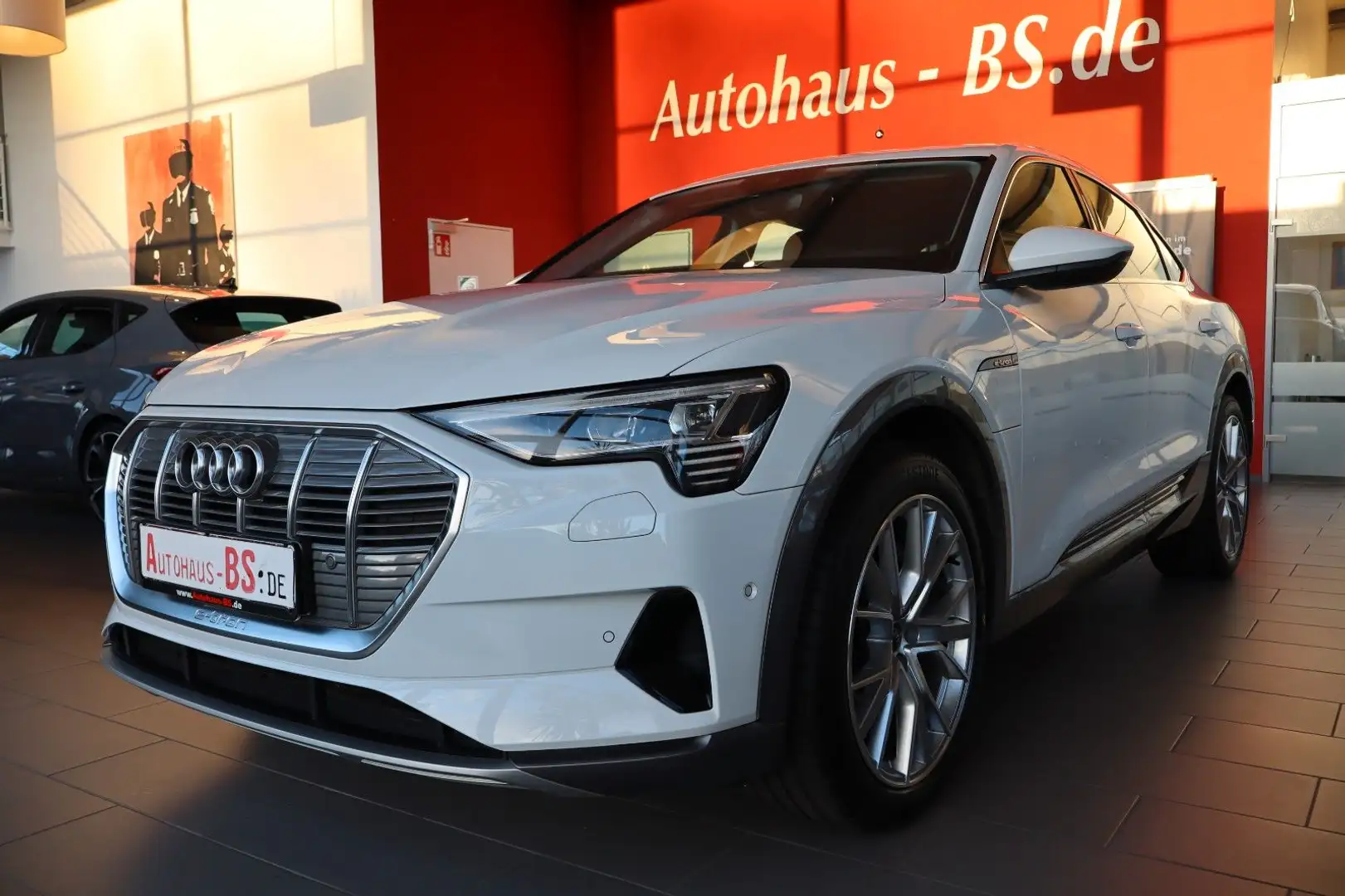 Audi e-tron Sportback 55 quattro,PDC,Navi,LED,1Hd Weiß - 1