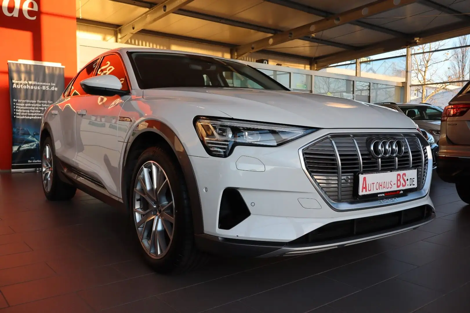 Audi e-tron Sportback 55 quattro,PDC,Navi,LED,1Hd Weiß - 2