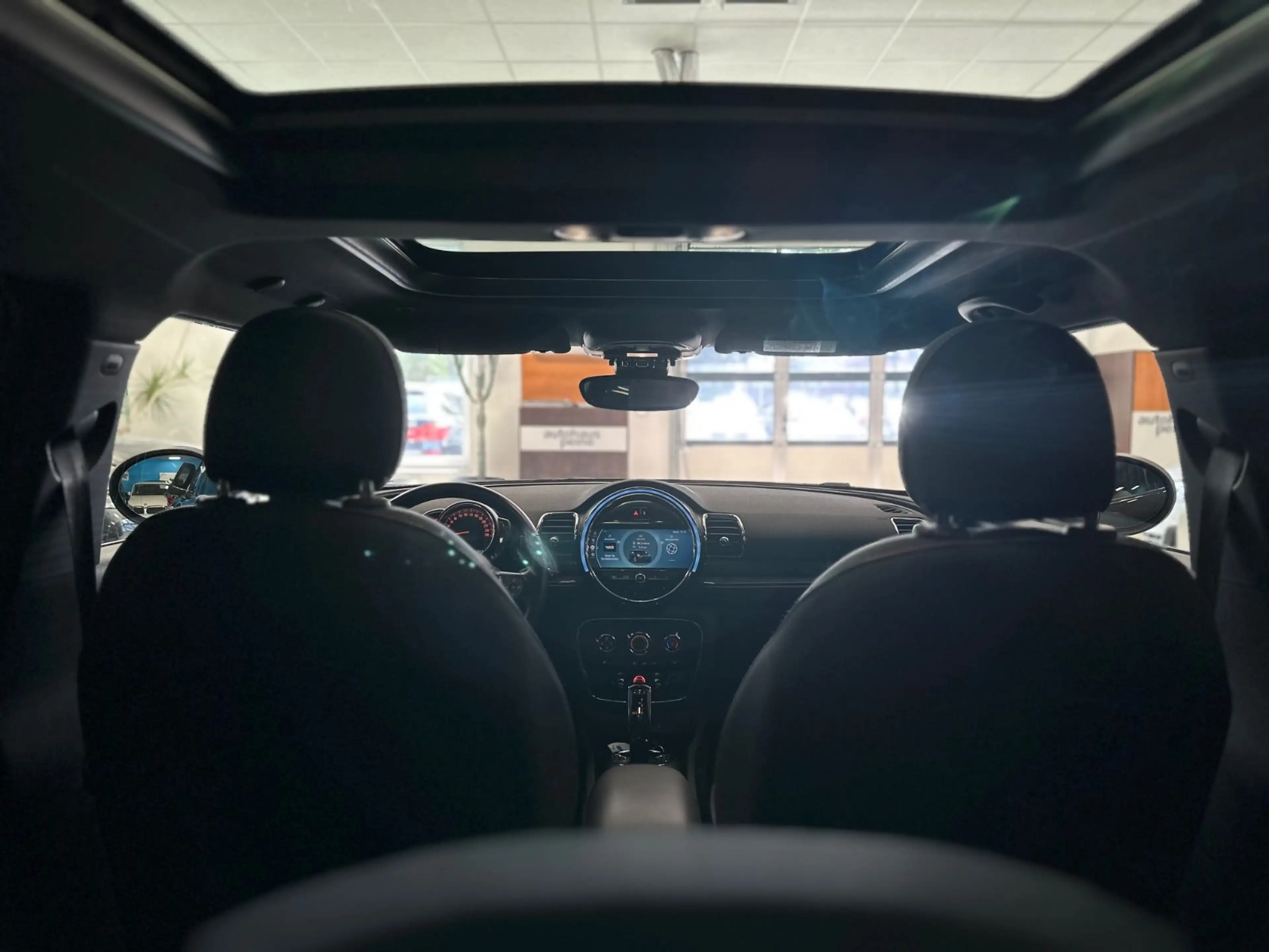 MINI One Clubman Clubman OneD Ess.Trim Aut/Panorama/LED/SportSitz — photo 4