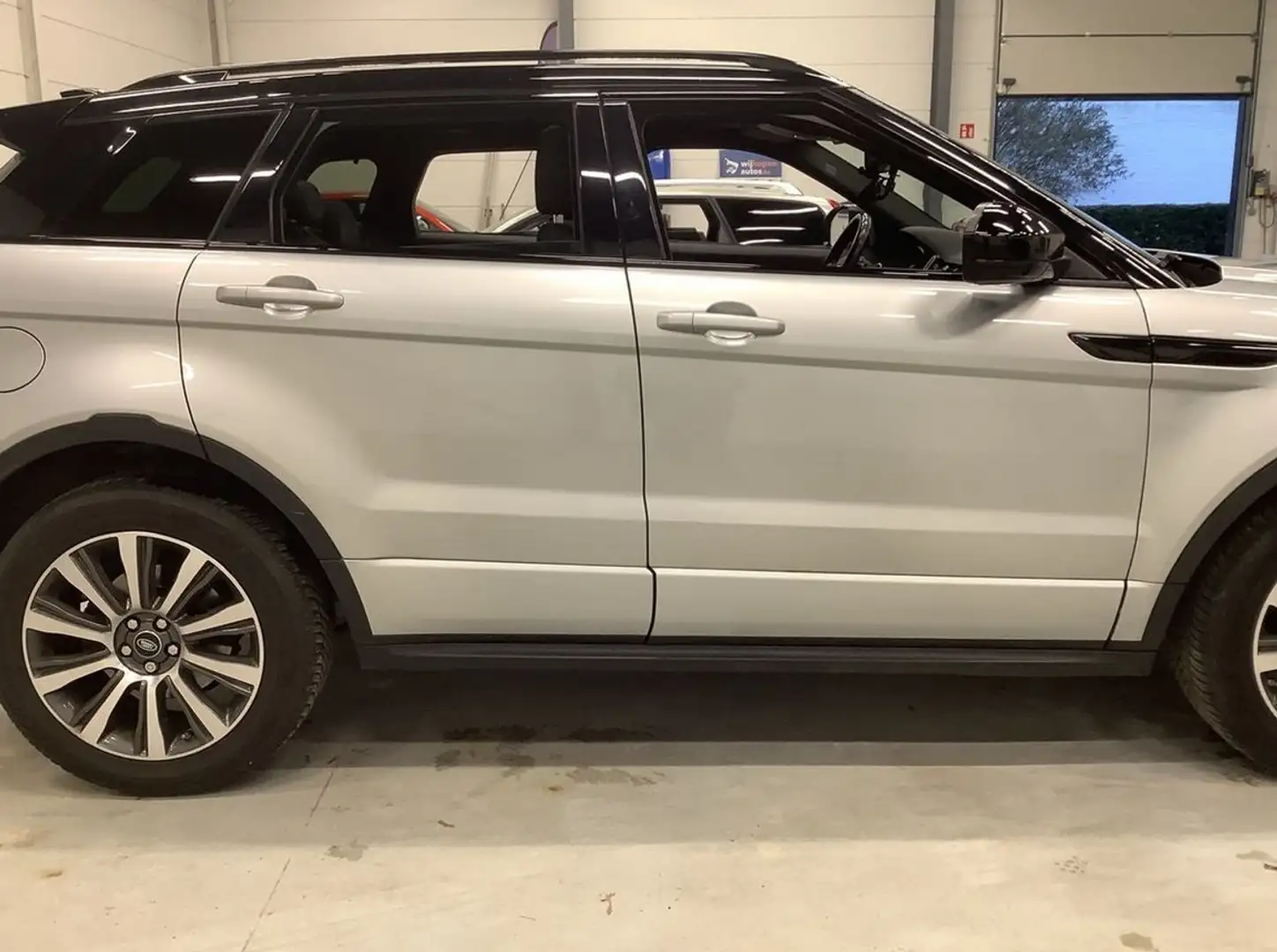 Land Rover Range Rover Evoque Land Rover Evoque D150 Argent - 2