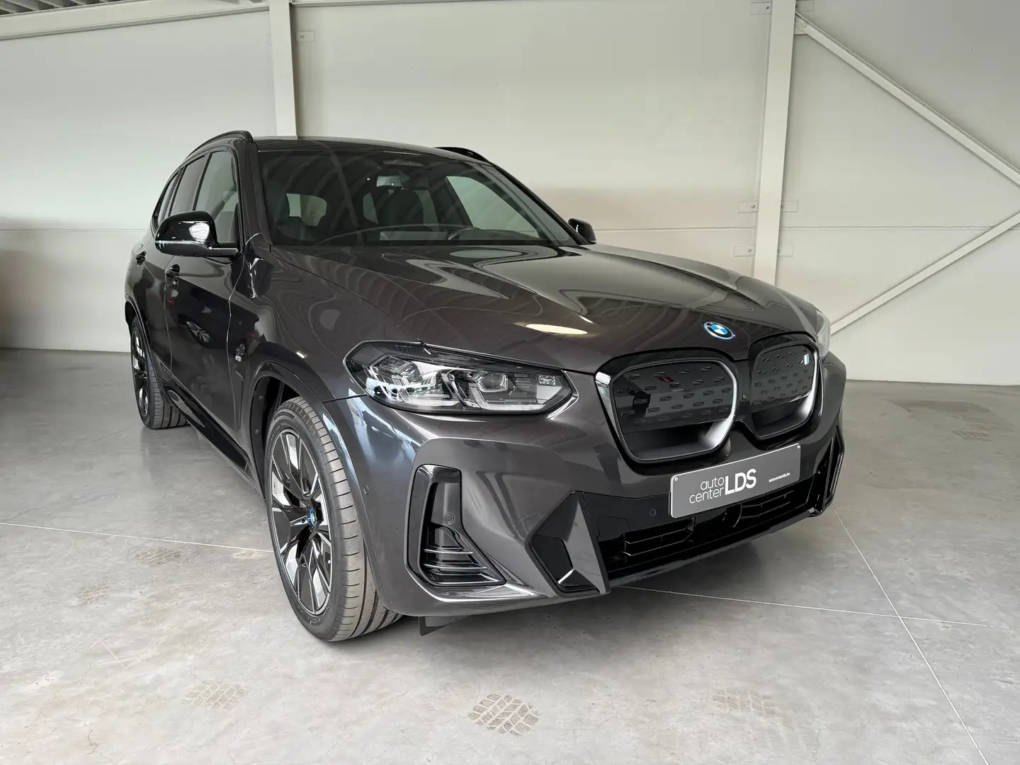 BMW iX3 IMPRESSIVE - FULL OPTION !! - 23.800 KM! Grijs - 1
