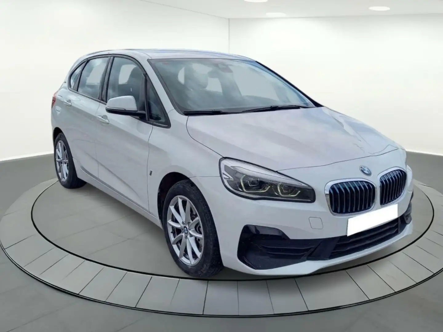 BMW 225 Active Tourer 1.5 225XE IPERFORMANCE A Weiß - 2