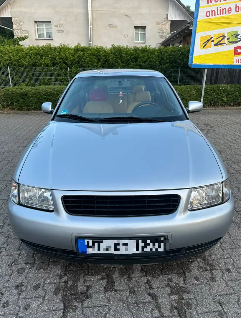 Audi A3 1.6 Ambiente Silber - 2