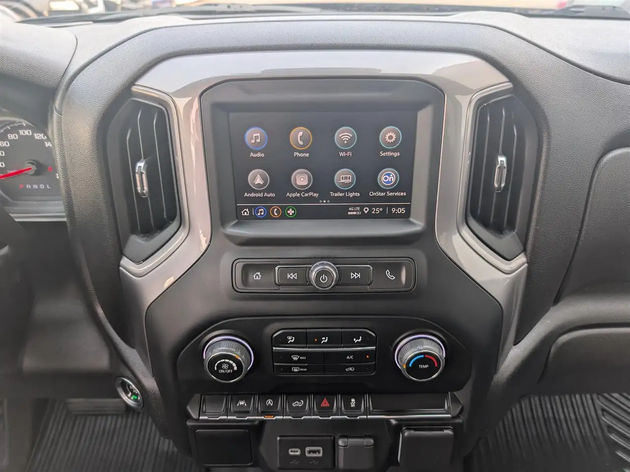 Chevrolet Silverado 1500 photo Chevrolet Silverado 1500