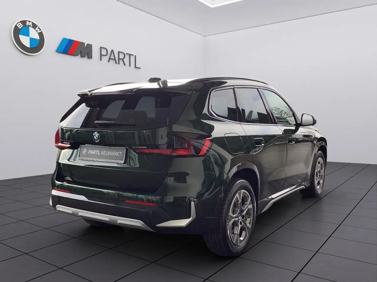 BMW X1 sDrive18i xLine LED ACC 360° HUD AHK Pano H/K 4