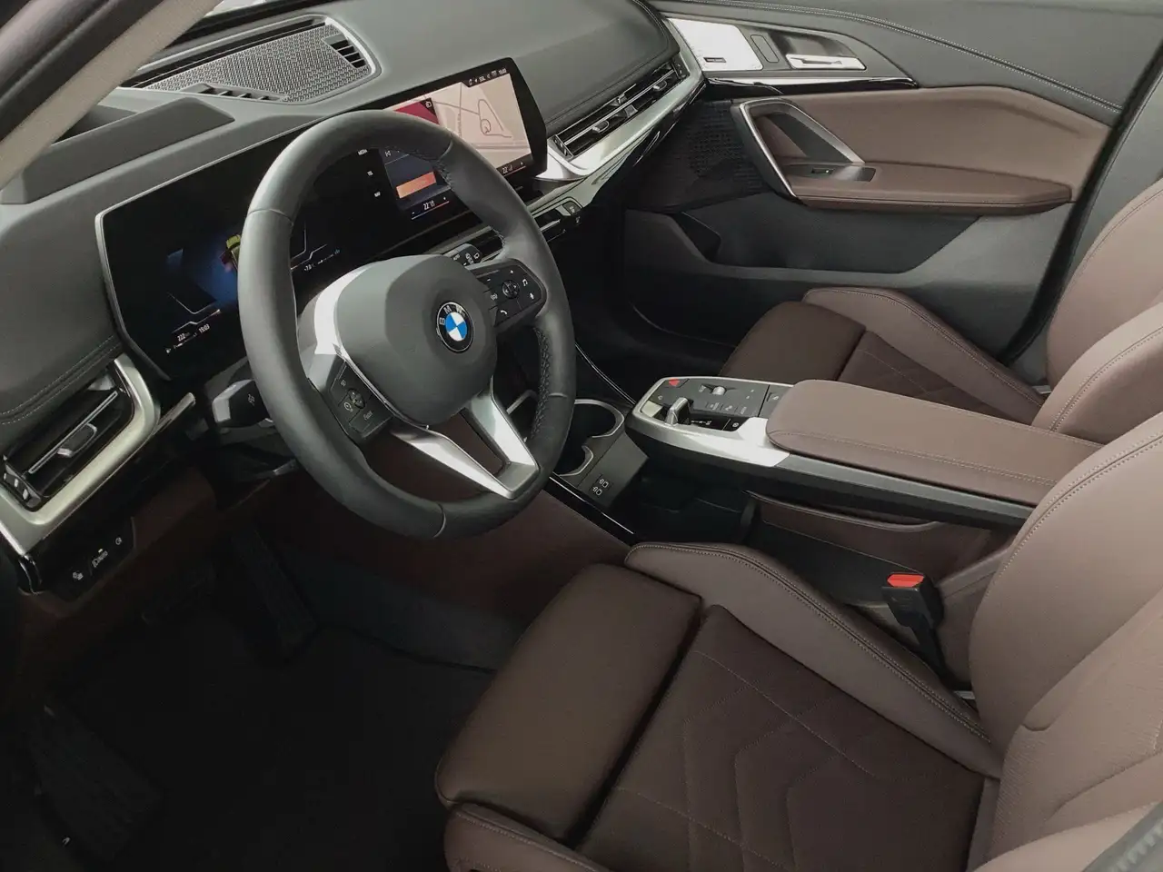BMW X1 sDrive18i xLine LED ACC 360° HUD AHK Pano H/K 6