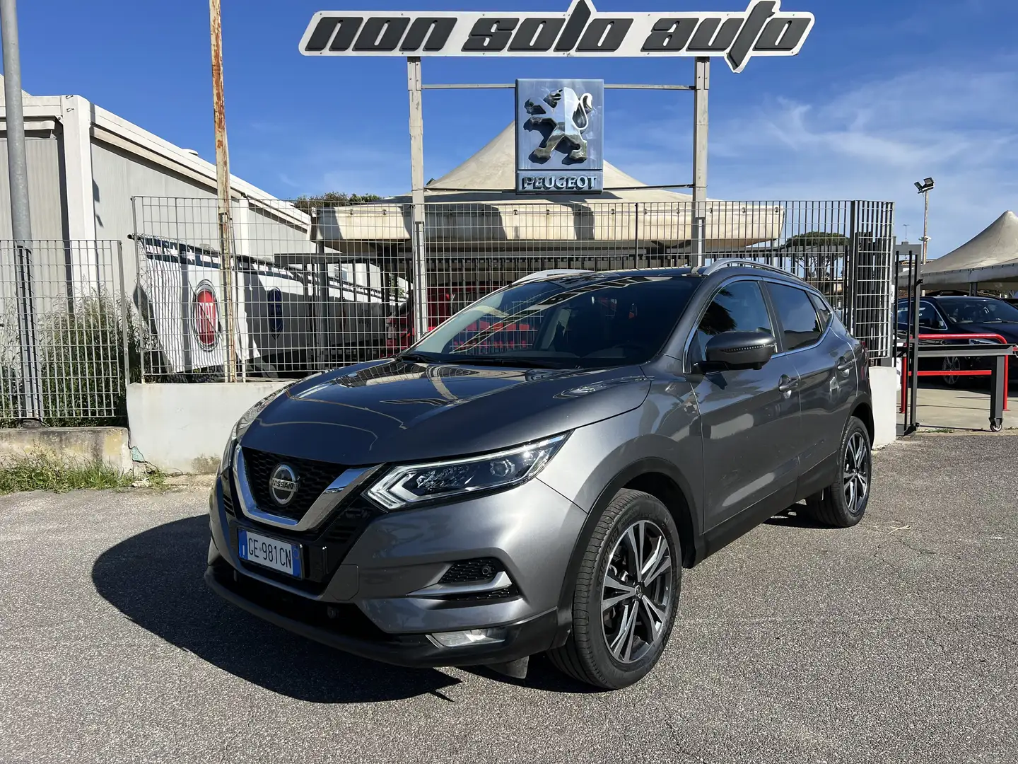 Nissan Qashqai 1.5 dci N-Connecta 115cv dct Gris - 1