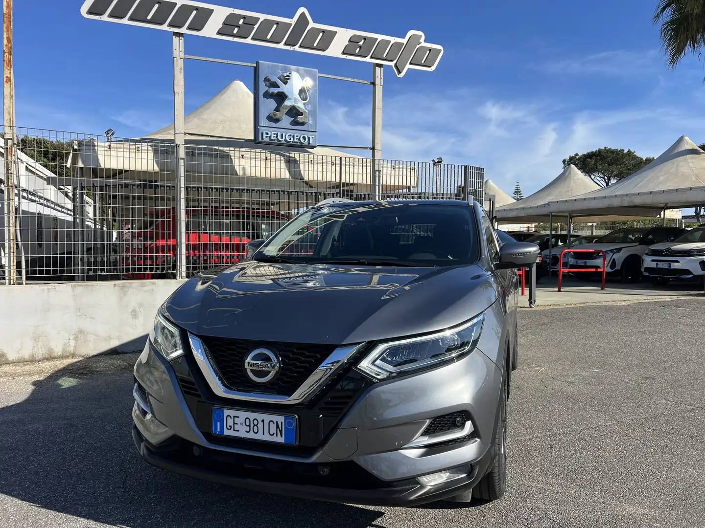 Nissan Qashqai 1.5 dci N-Connecta 115cv dct Gris - 2