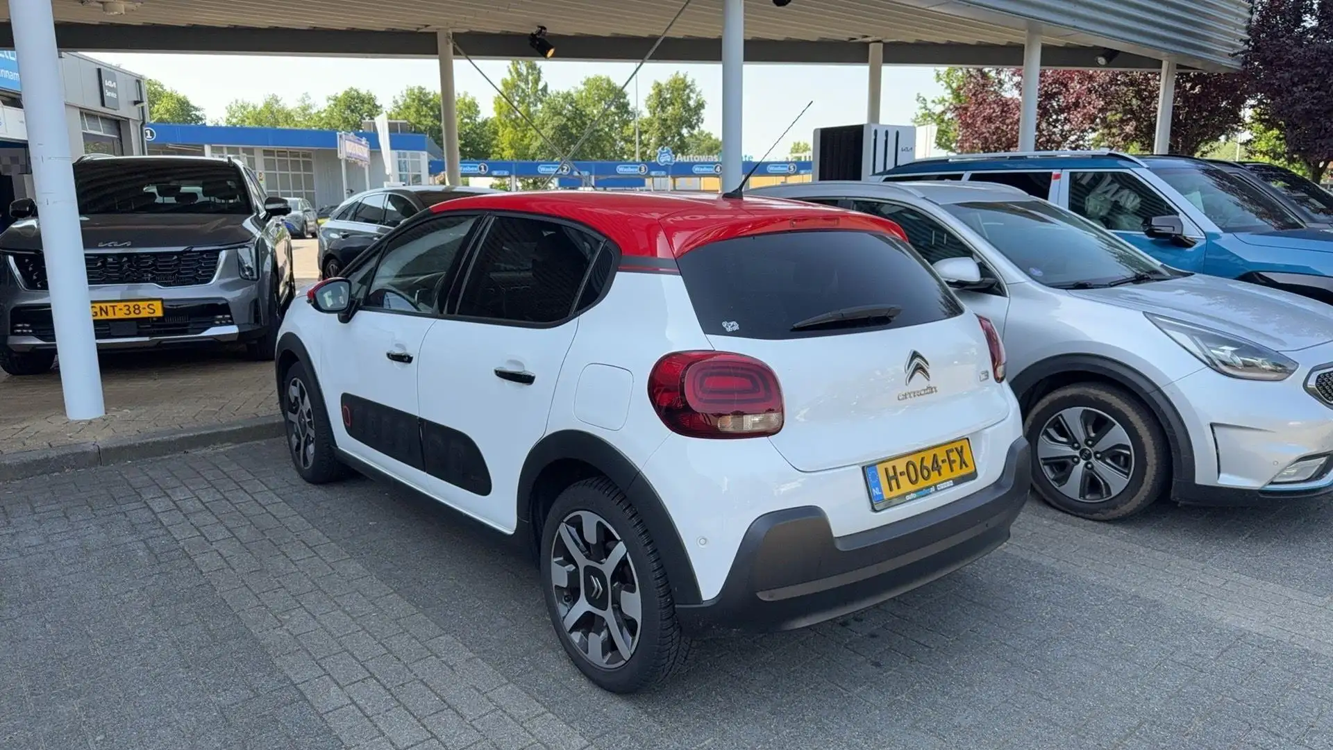 Citroen C3 1.2 PureTech S&S Shine Wit - 2