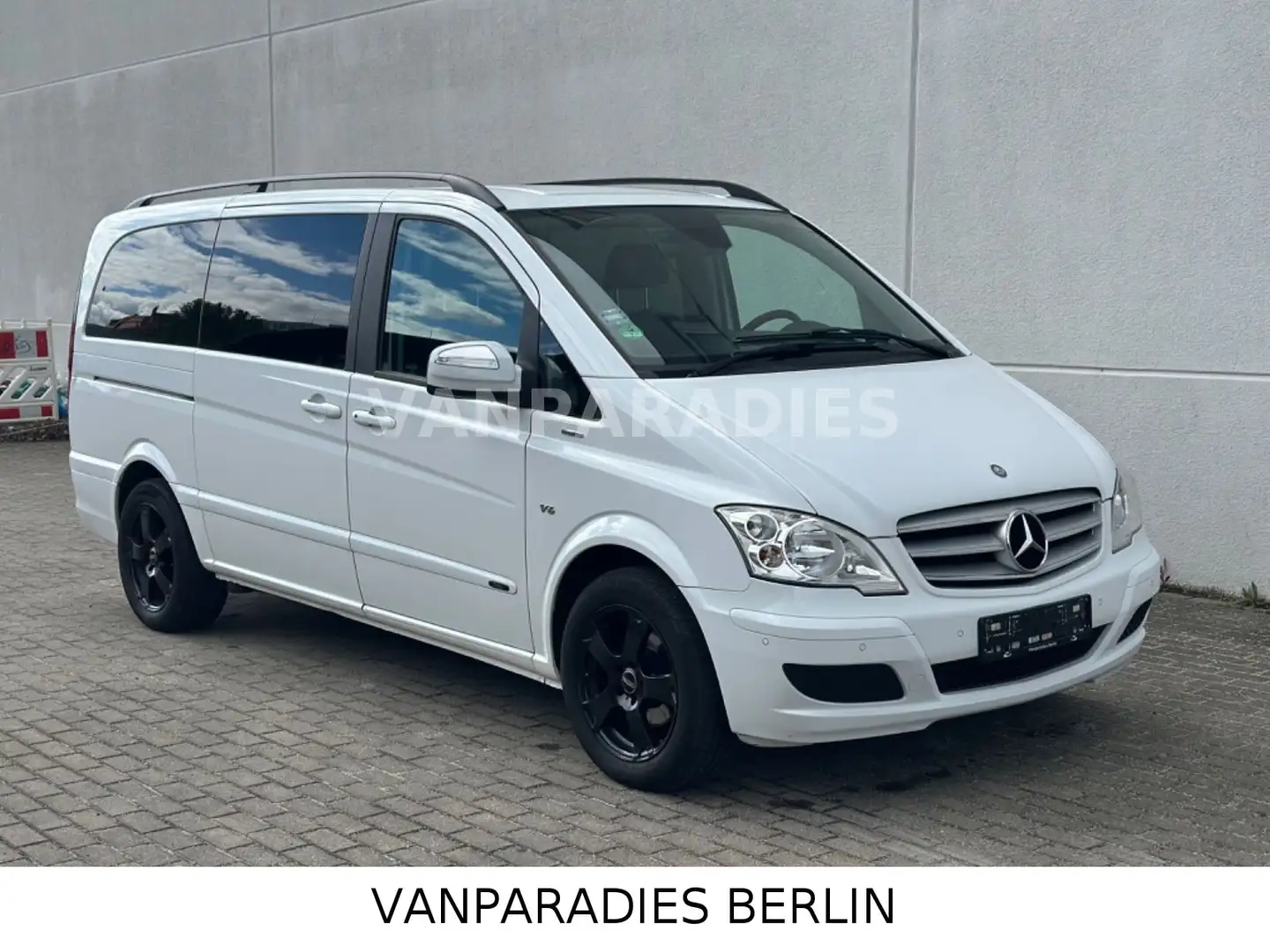 Mercedes-Benz Viano 3.0 CDI Lang/Aut./1Hand/7Sitz/AHK/Navi/PDC Beyaz - 1