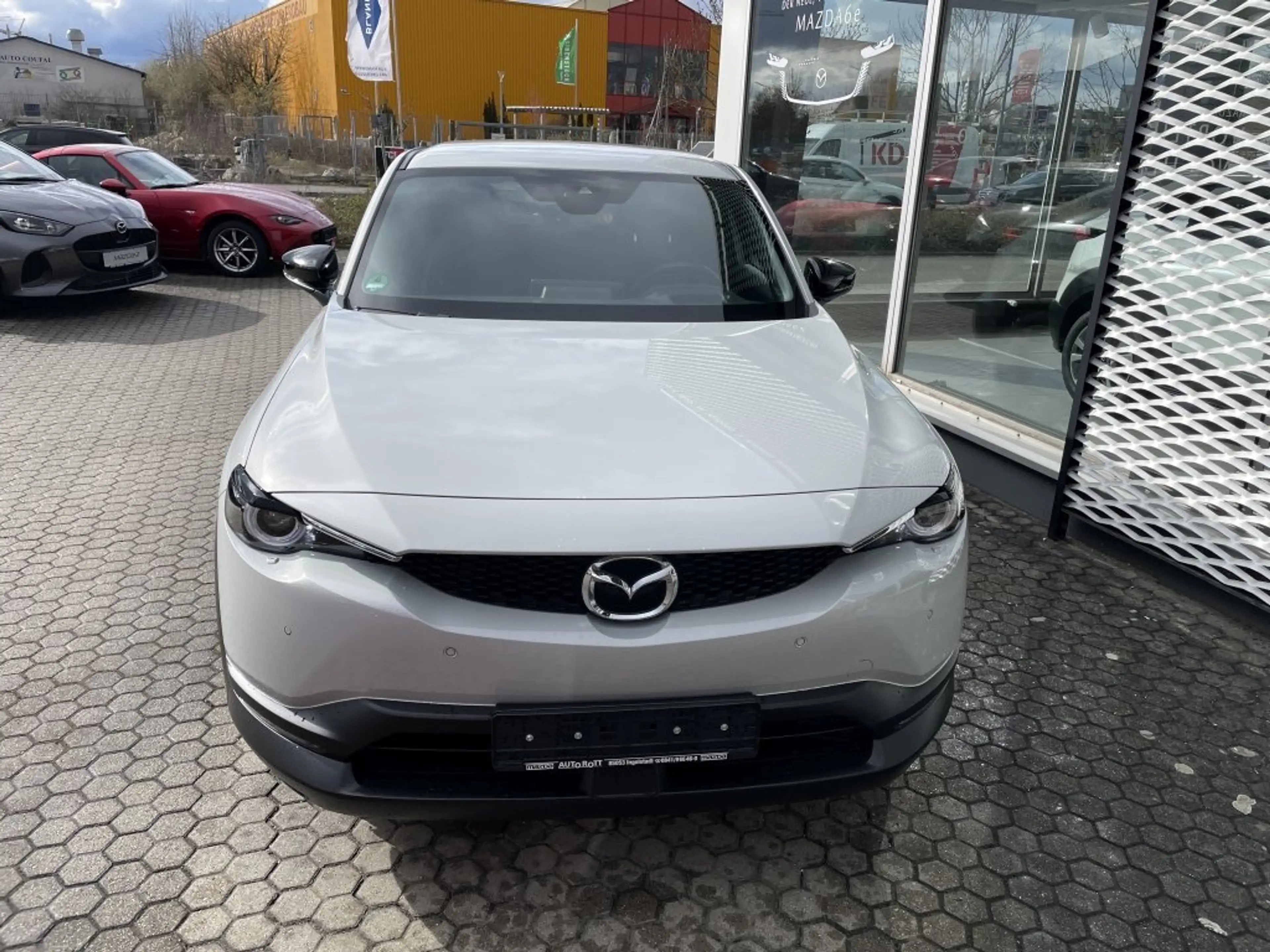 Mazda MX-30 EV Elektro Makoto Bose 360-Grad Login ACC Matrix — photo 2