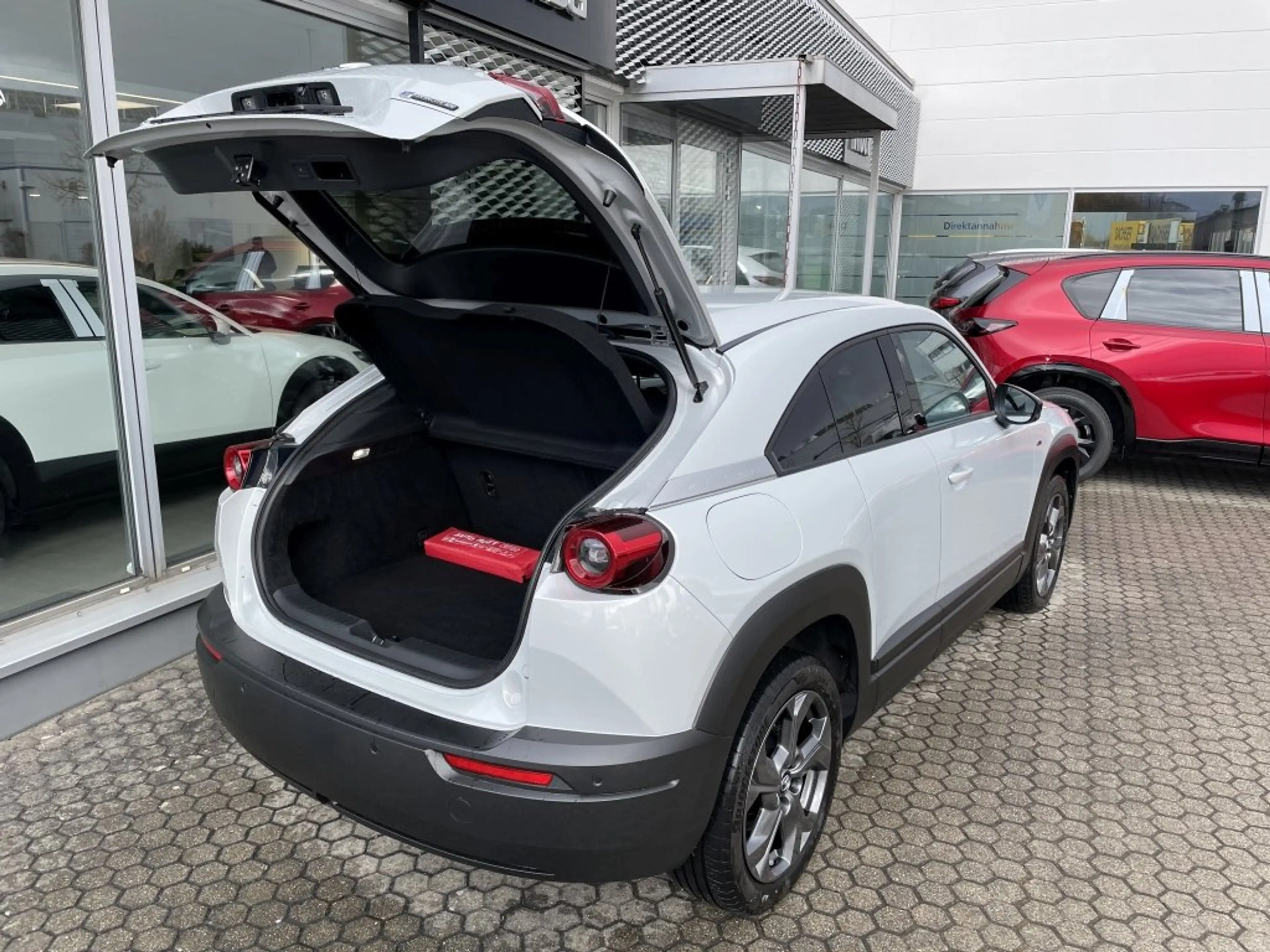 Mazda MX-30 EV Elektro Makoto Bose 360-Grad Login ACC Matrix — photo 6