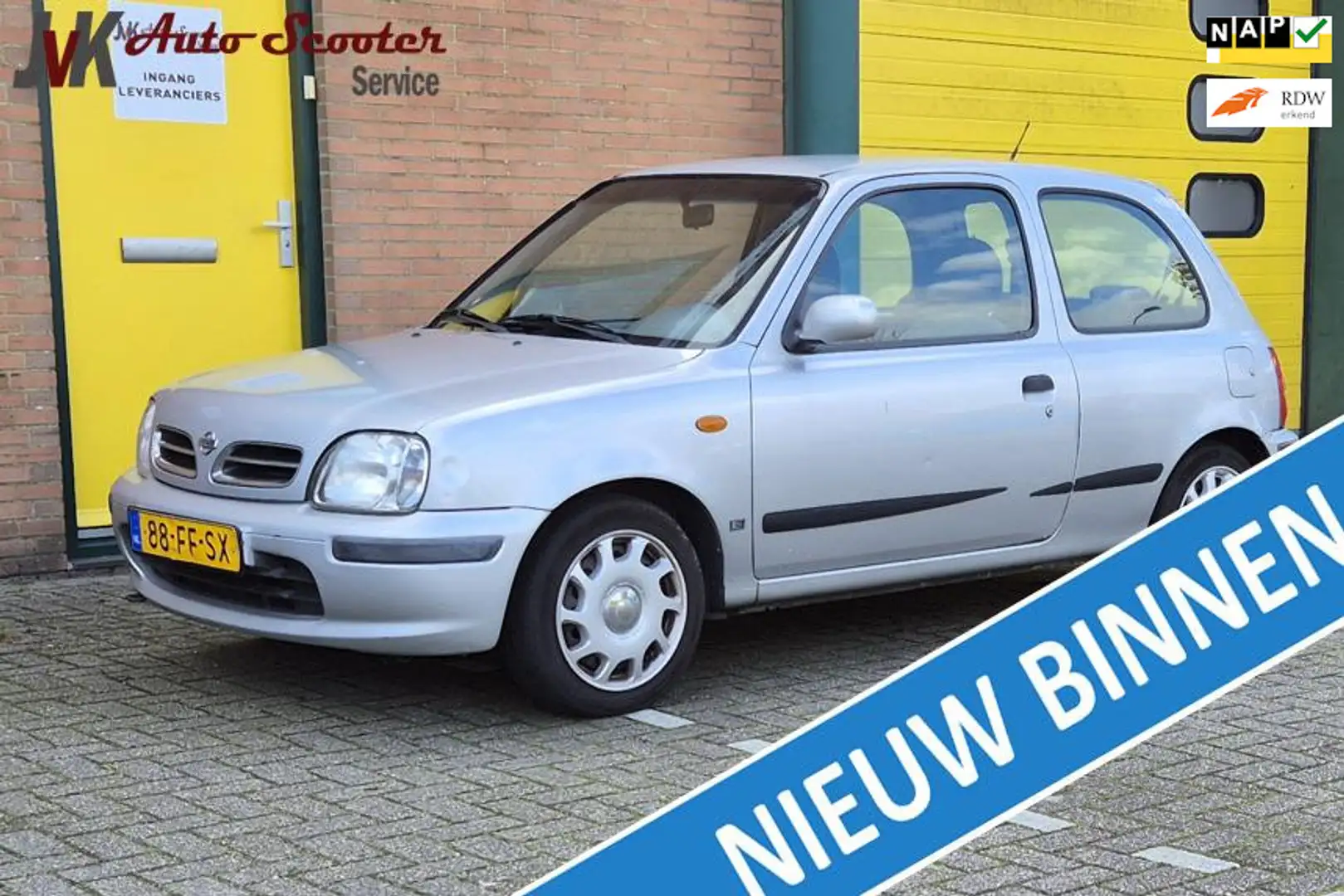 Nissan Micra 1.3 GX Grijs - 1