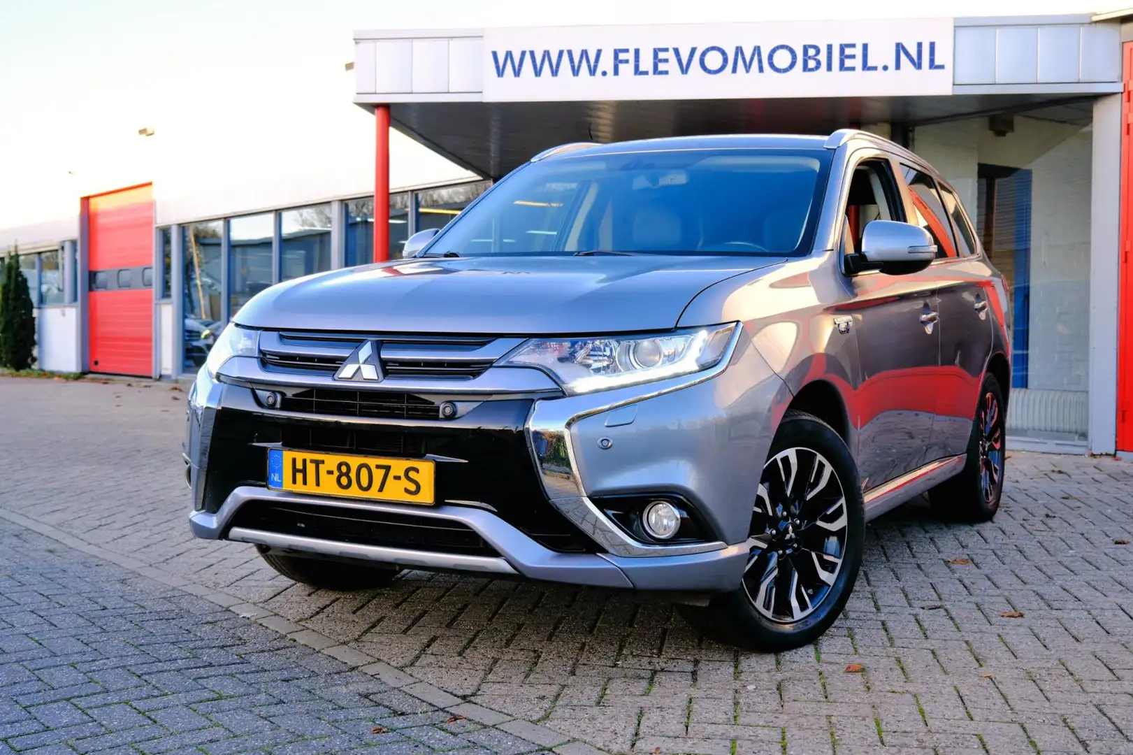 Mitsubishi Outlander 2.0 PHEV Executive Edition Aut. Leder-Alcantara|Na Grijs - 1