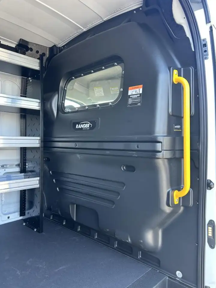 Ford Transit Cargo Van снимка Ford Transit Cargo Van