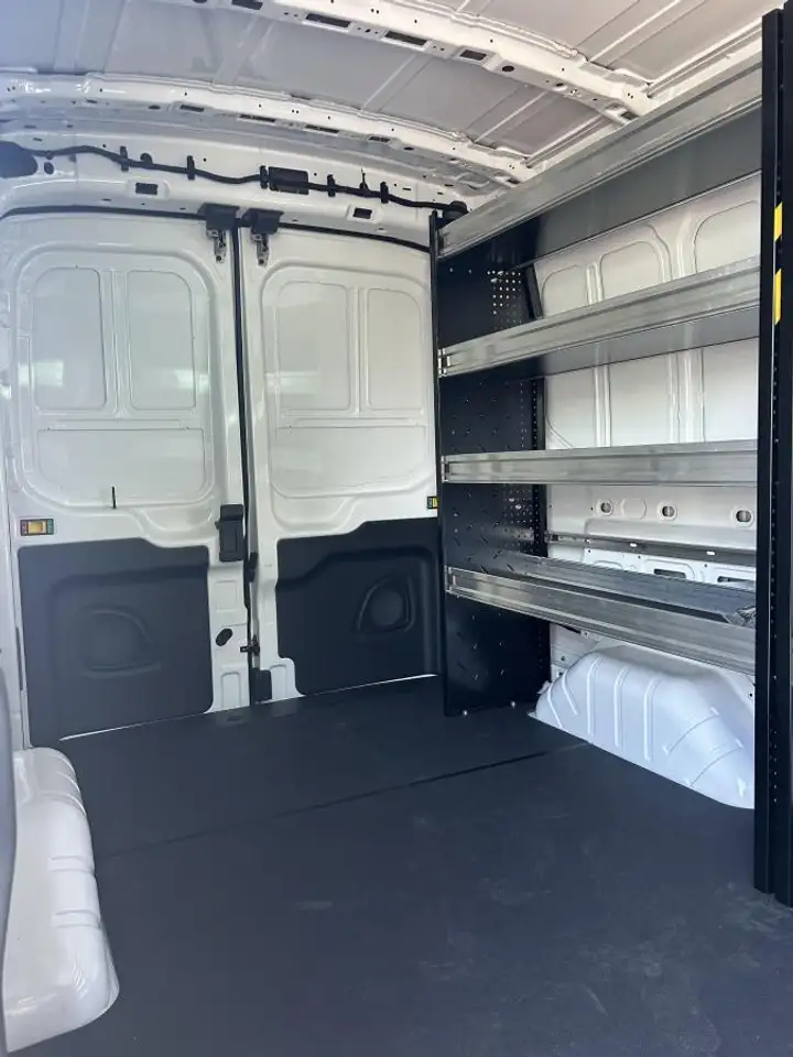 Ford Transit Cargo Van снимка Ford Transit Cargo Van