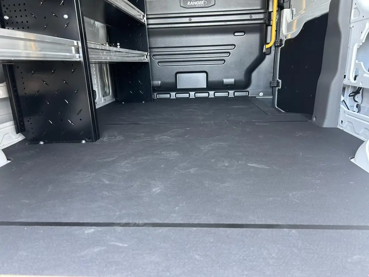 Ford Transit Cargo Van снимка Ford Transit Cargo Van