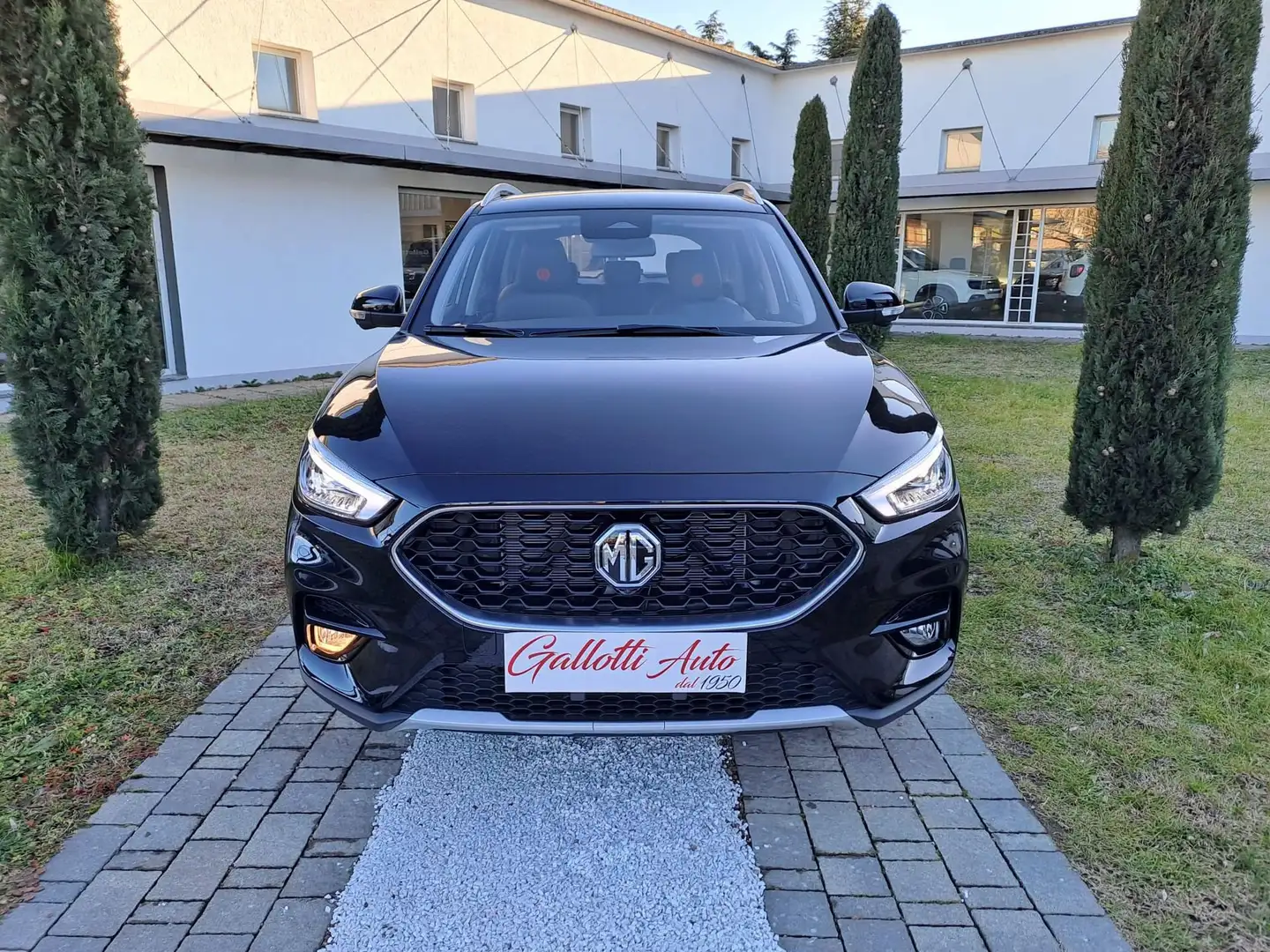 MG ZS Classic 1.5 VTi-tech Luxury-NESSUN OBBL. FIN. Nero - 2