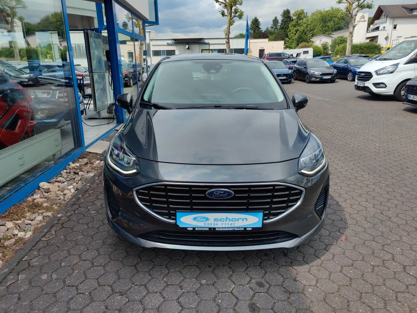 Ford Fiesta Titanium 5-türig Gris - 2