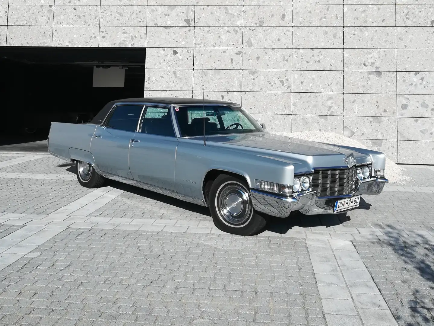 Cadillac Fleetwood Brougham Argent - 1
