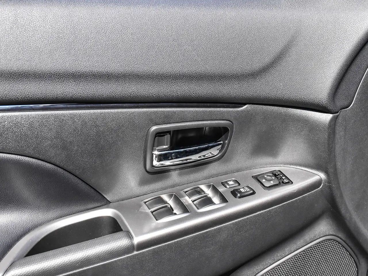 Mitsubishi RVR снимка Mitsubishi RVR